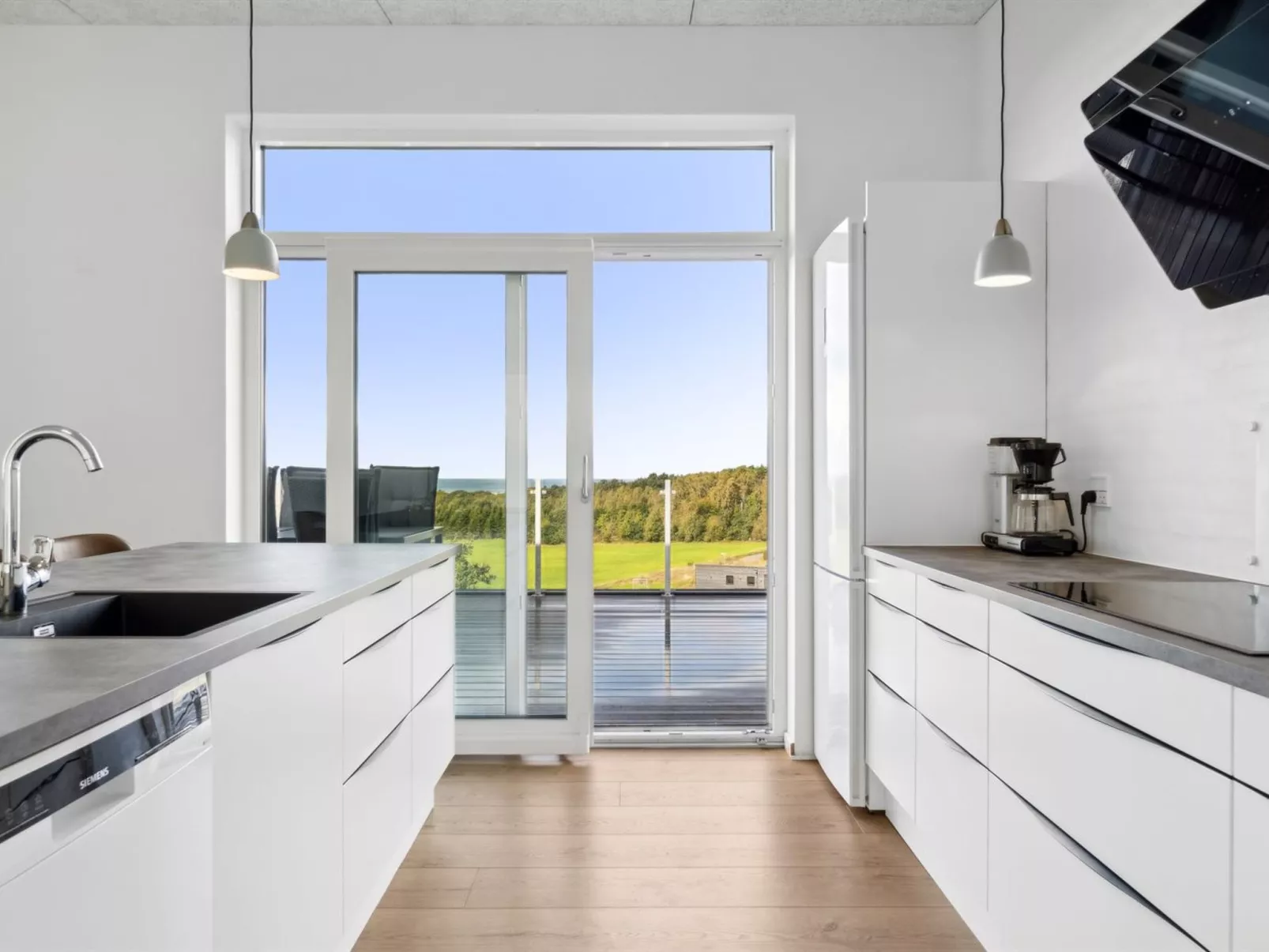 "Ann" - 1.3km from the sea-Dedans