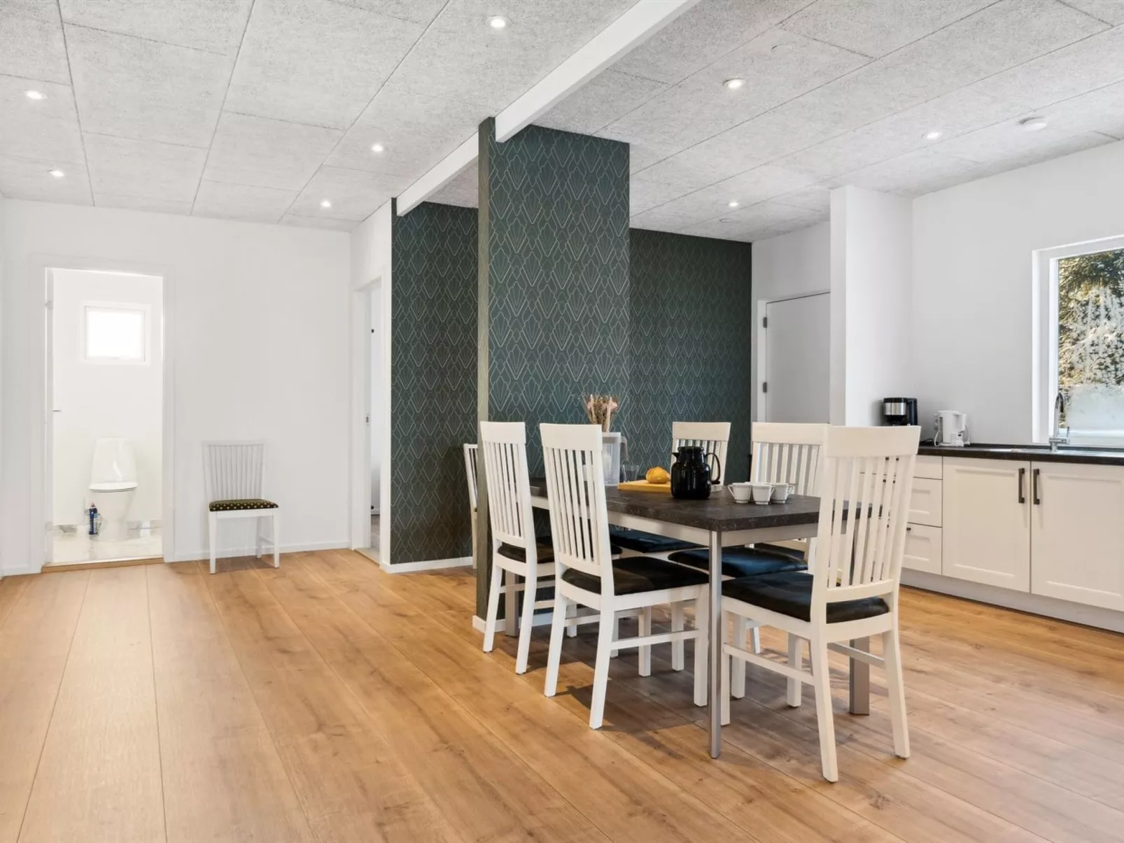 "Scalli" - 1.5km to the fjord-Inside