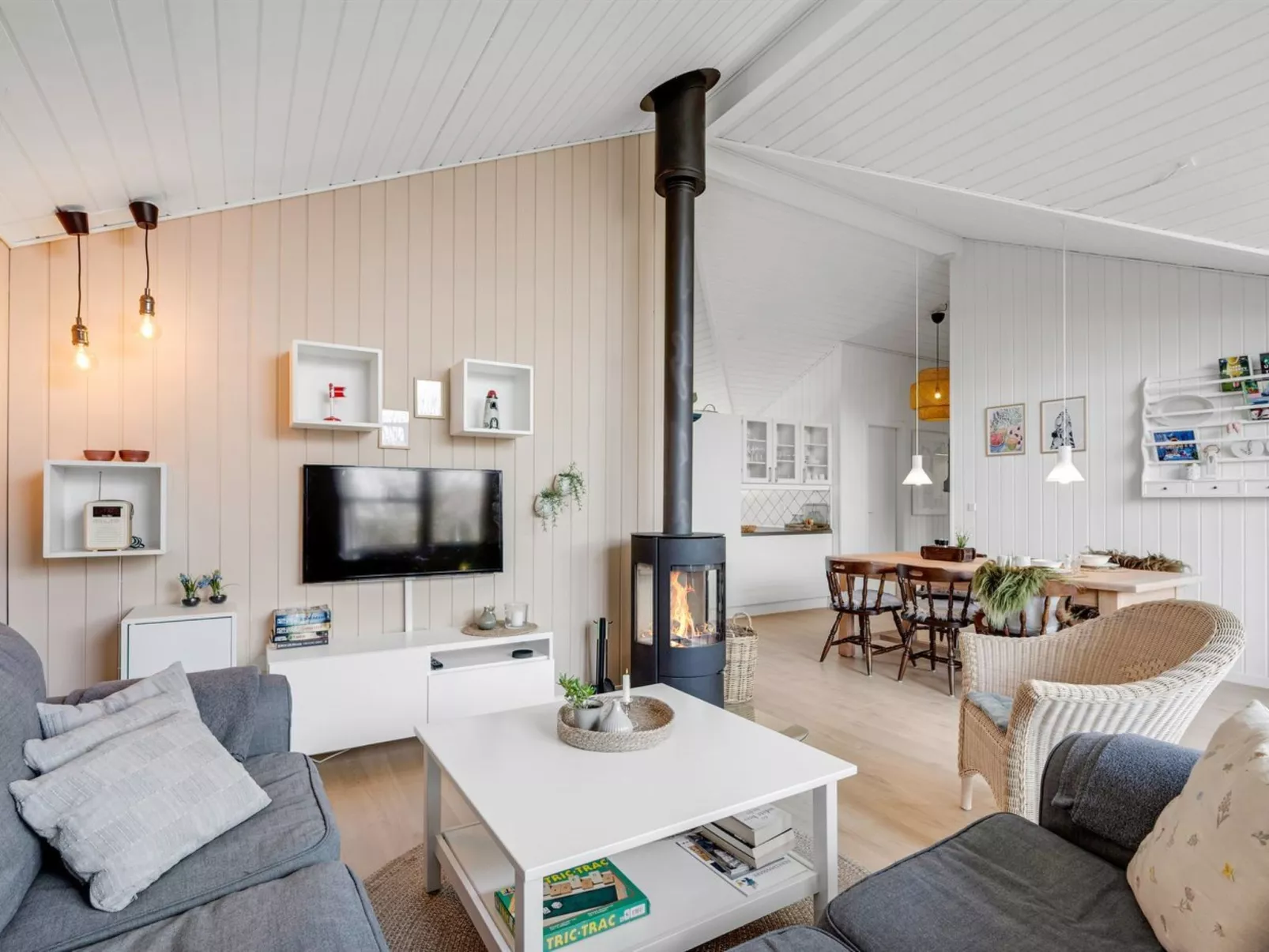 "Ingelis" - 150m to the fjord-Inside