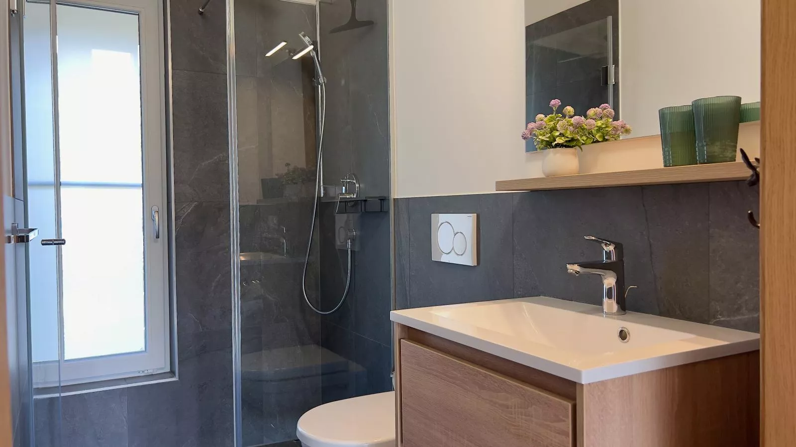 Grebenzen Lodge Edelweiss-Bathroom