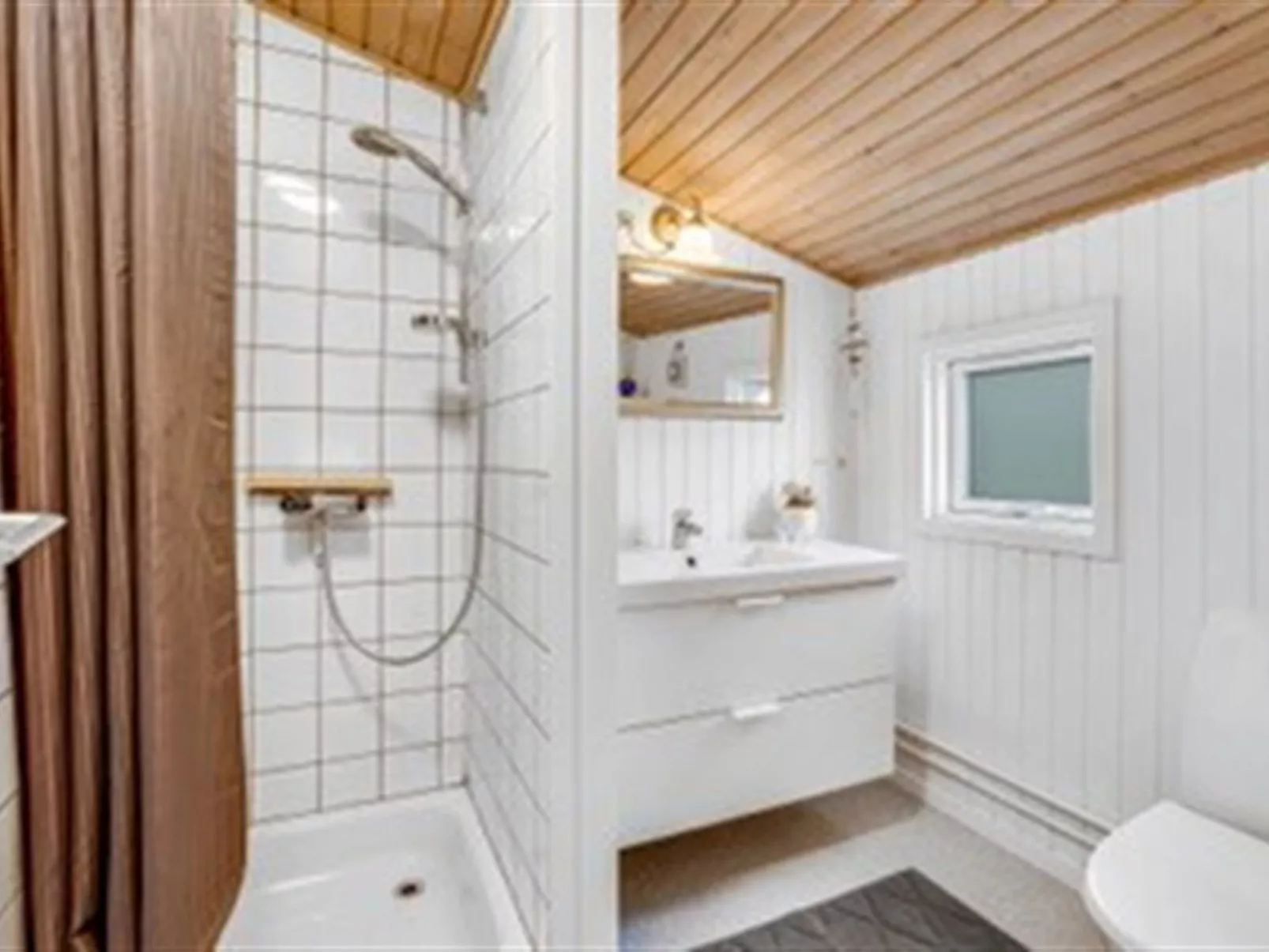 "Binta" - 800m from the sea-Drinnen