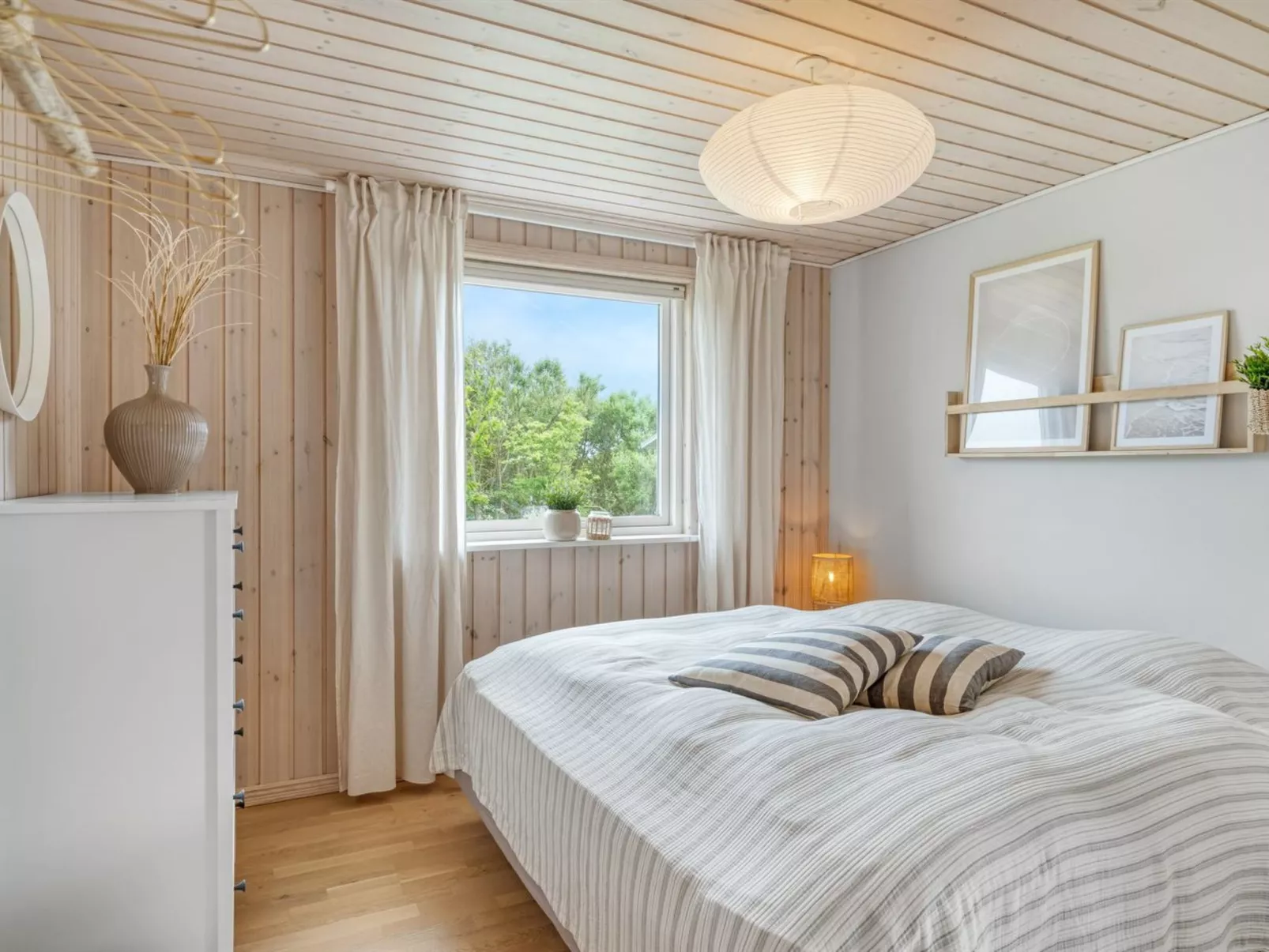 "Gedda" -  from the sea-Inside