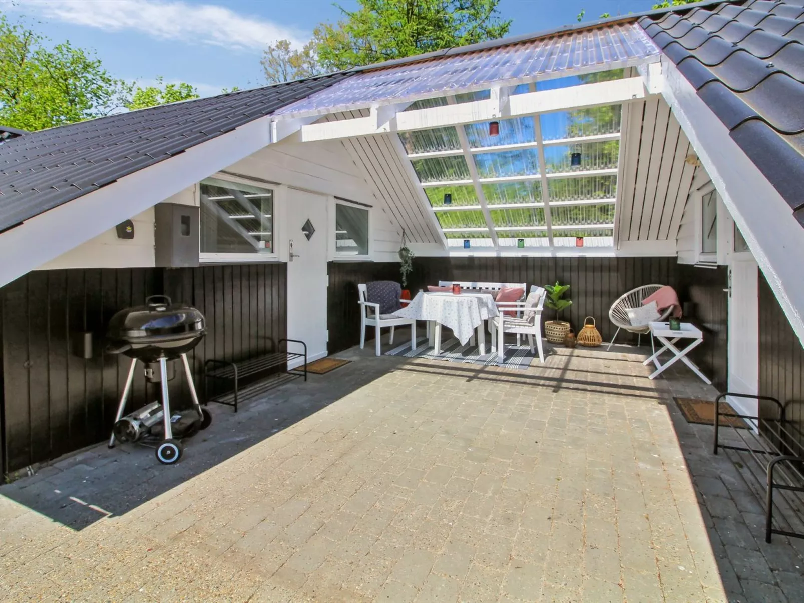 "Jaakob" - 30km from the sea-Outside