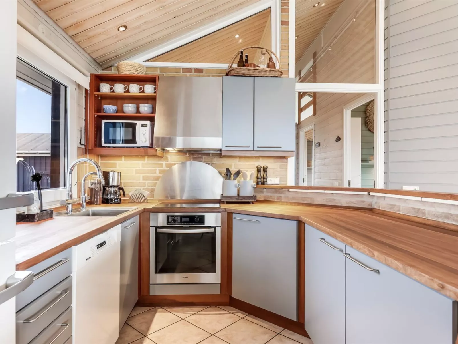 "Aster" - 150m from the sea-Inside