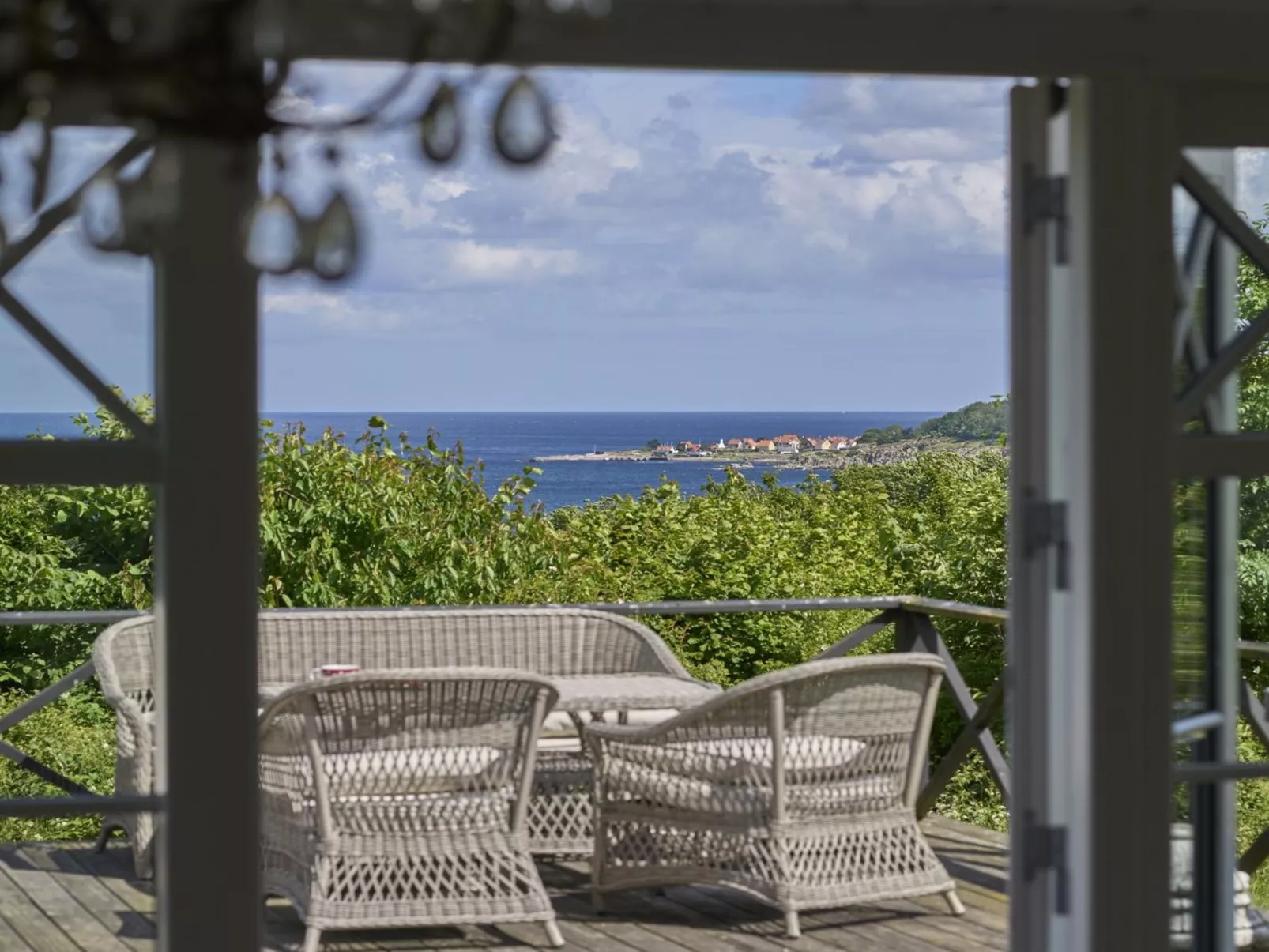 "Merrit" - 250m from the sea-Outside