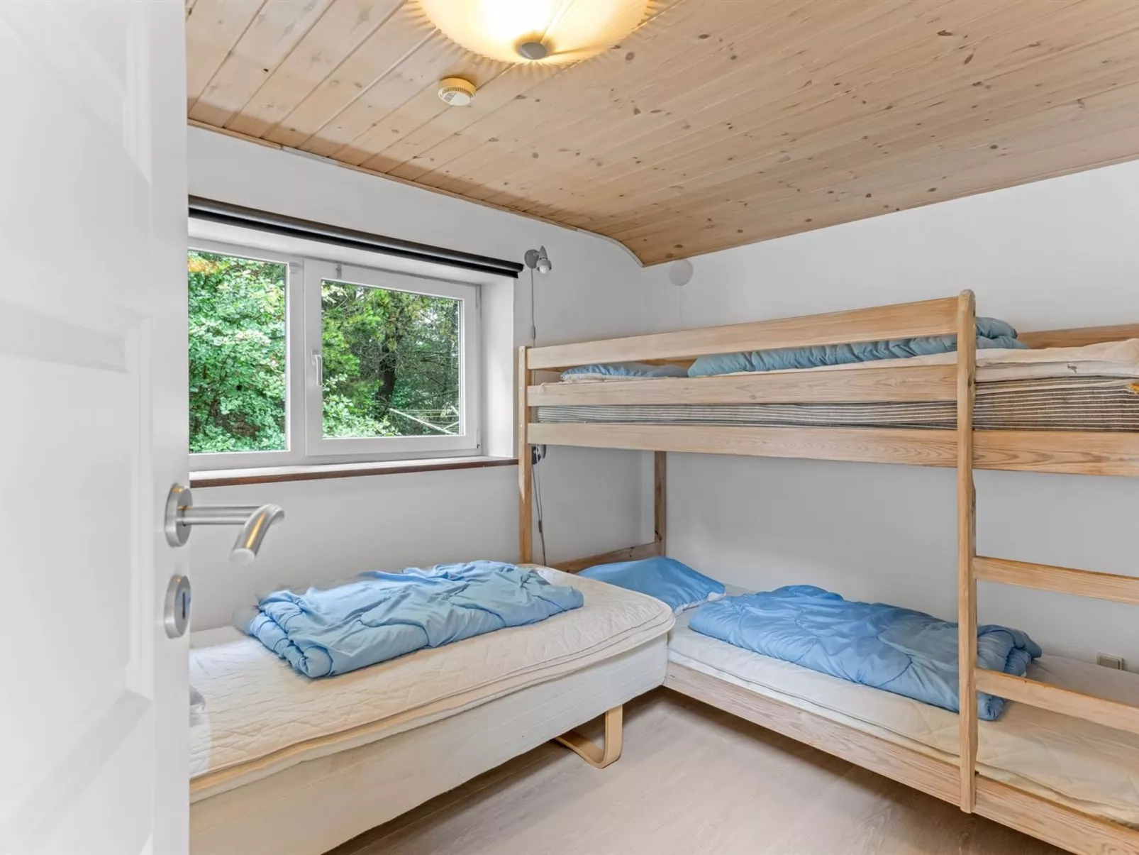 "Samine" - 2km from the sea-Inside