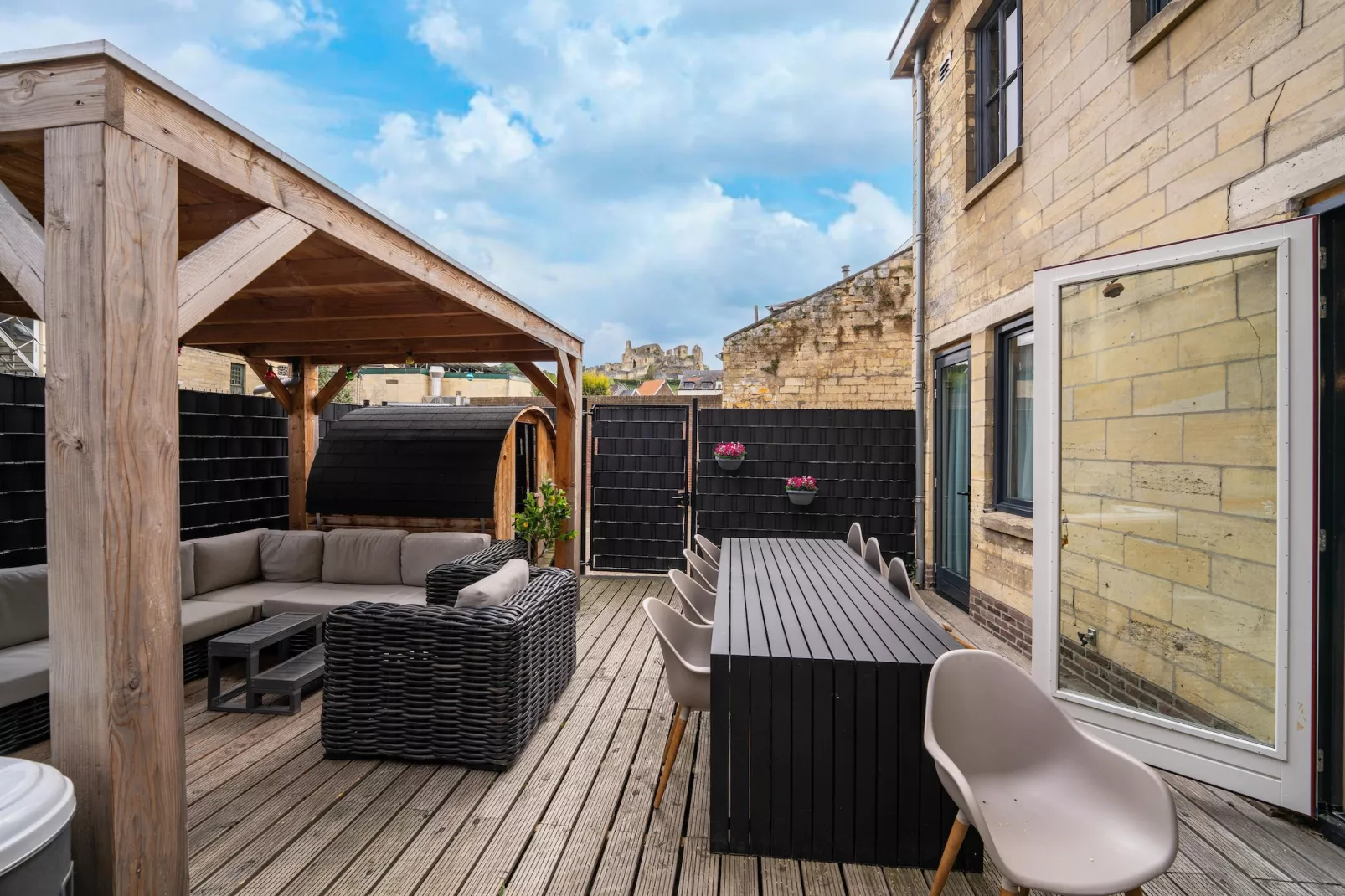 Mergelhuis-Terrace balcony