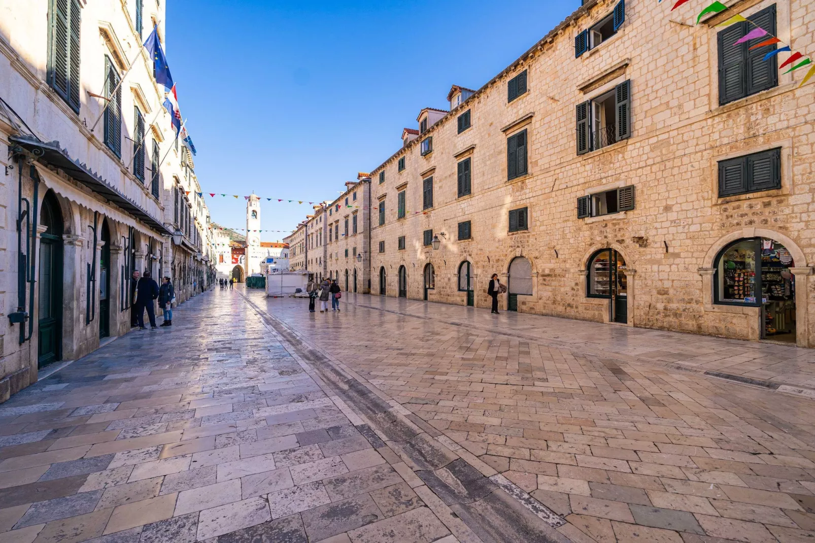 Guest House Lumin - Twin Room with City View (Third Floor) (BR3)-Ambiance