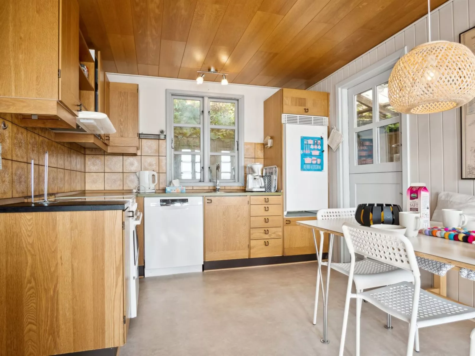 "Drifa" - 20m from the sea-Drinnen