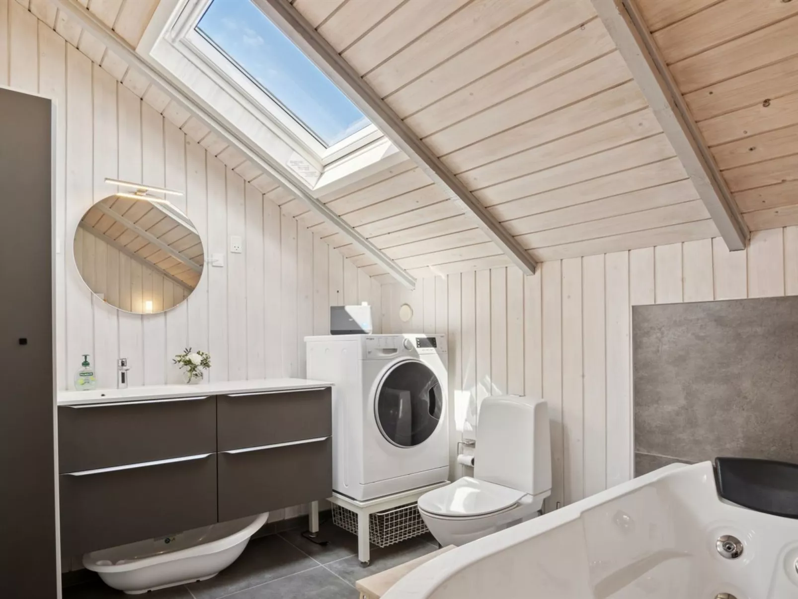 "Bessi" - 200m from the sea-Inside