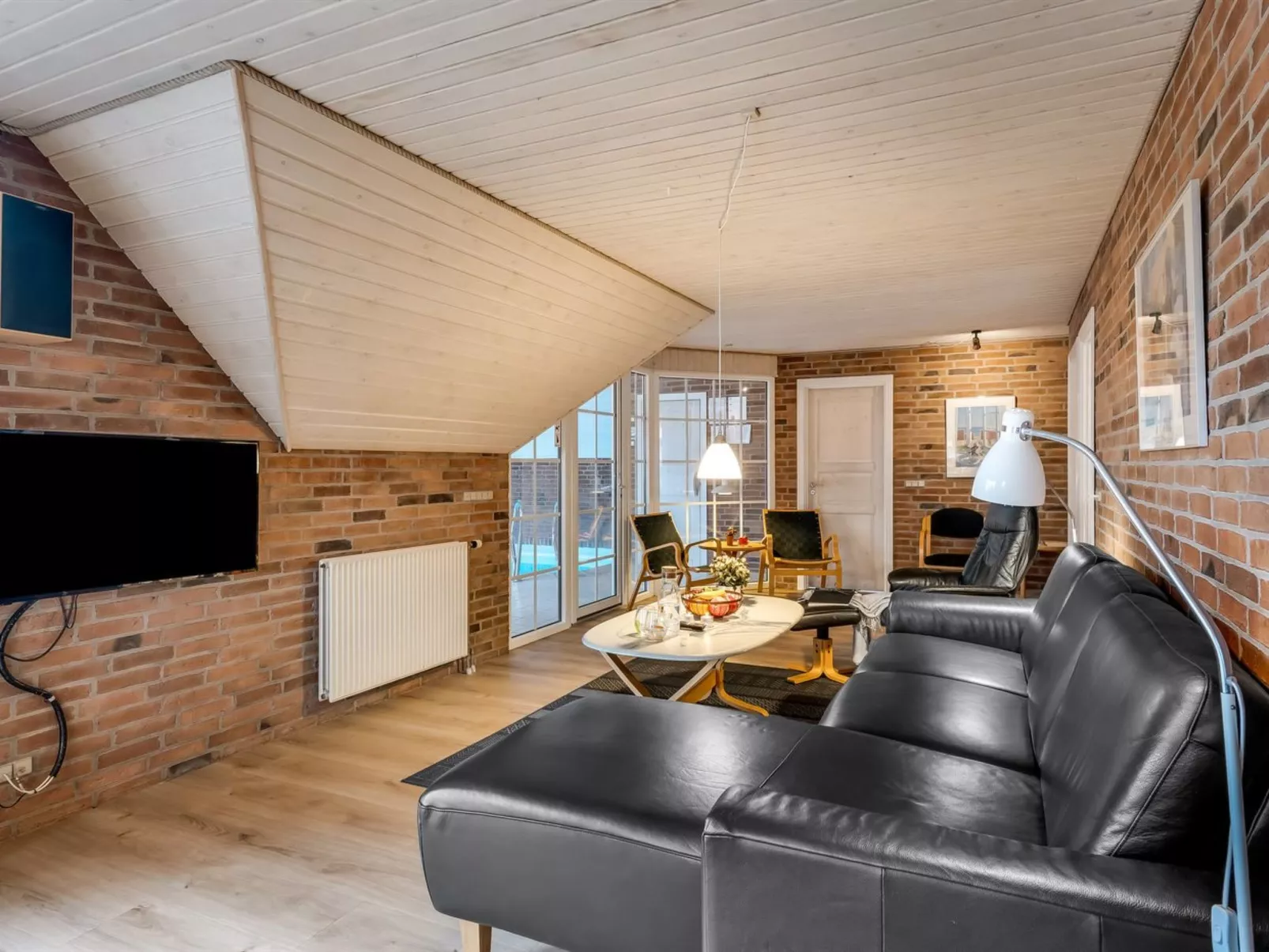 "Hunved" -  from the sea-Dedans