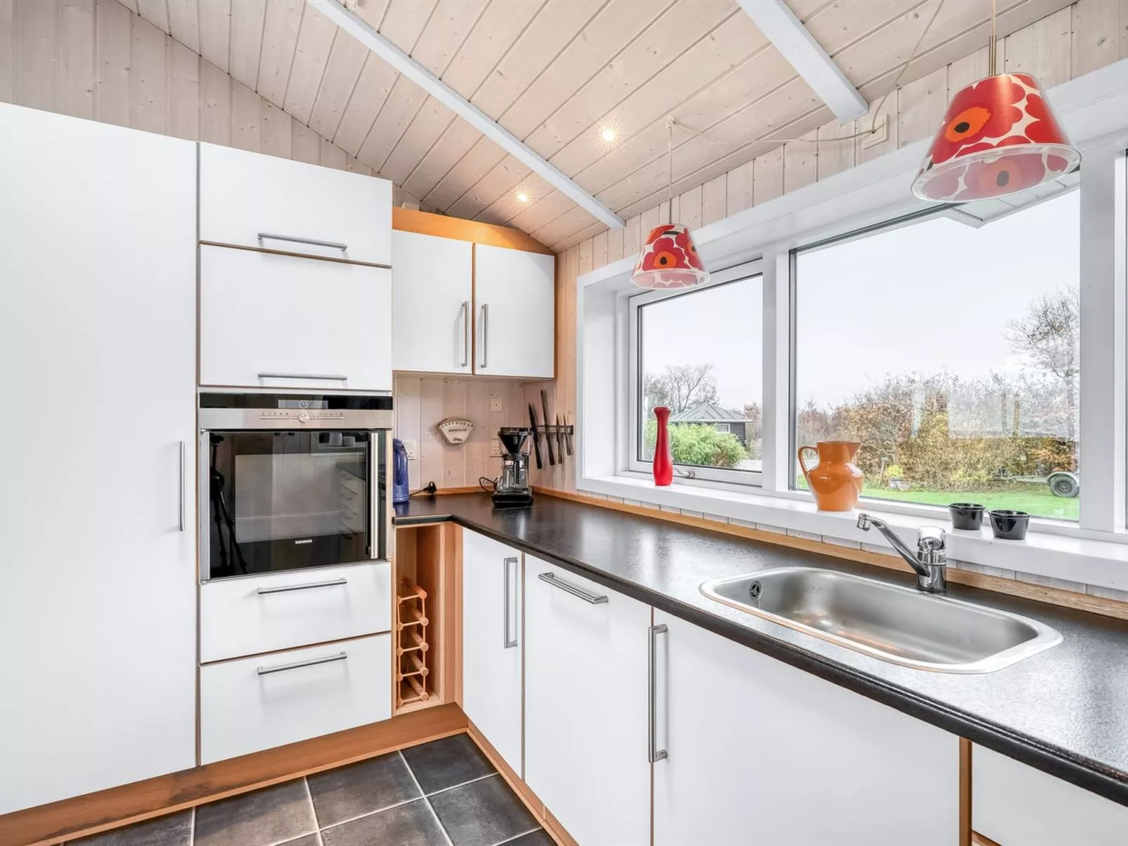 "Næwe" - 10m to the fjord-Drinnen