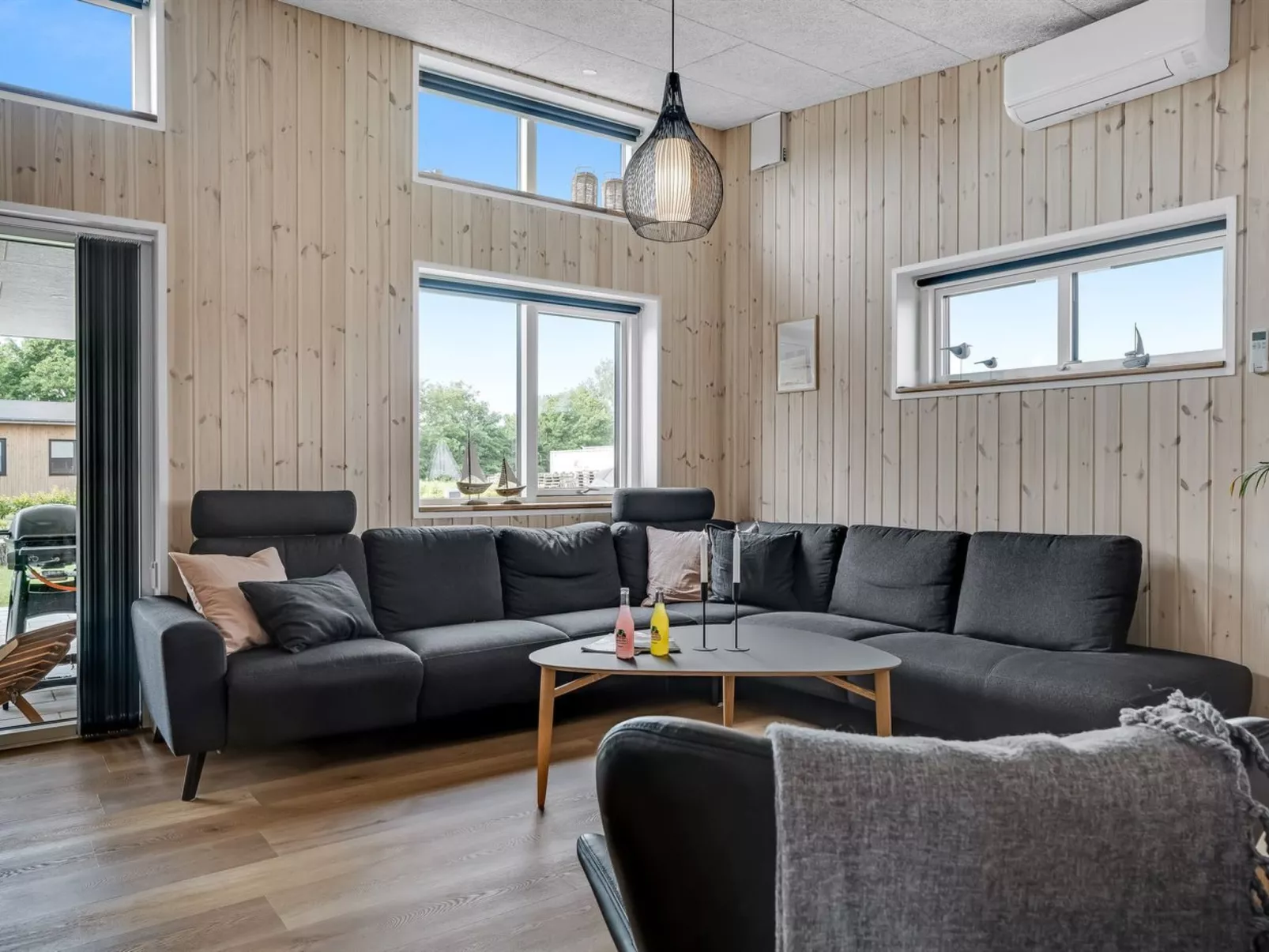 "Elevus" -  from the sea-Inside