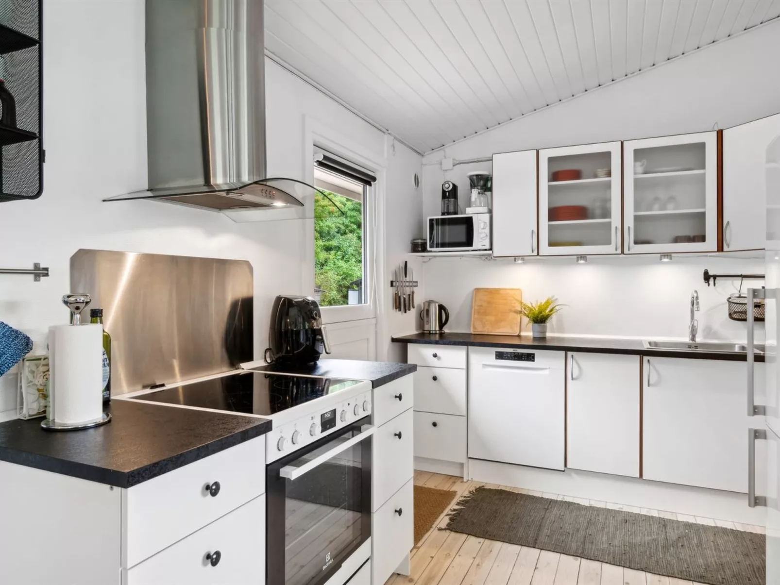 "Franke" - 2.1km to the fjord-Drinnen