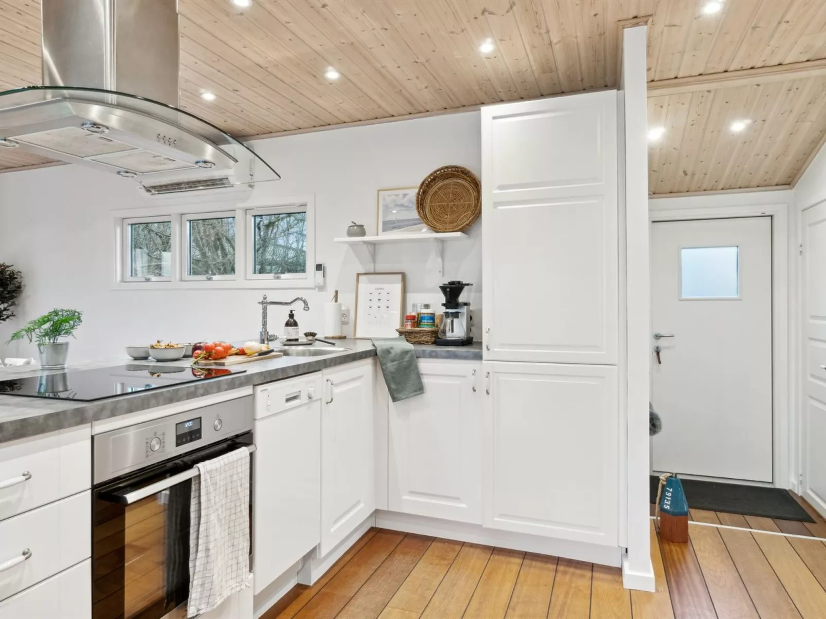 "Eero" - 175m to the fjord-Inside