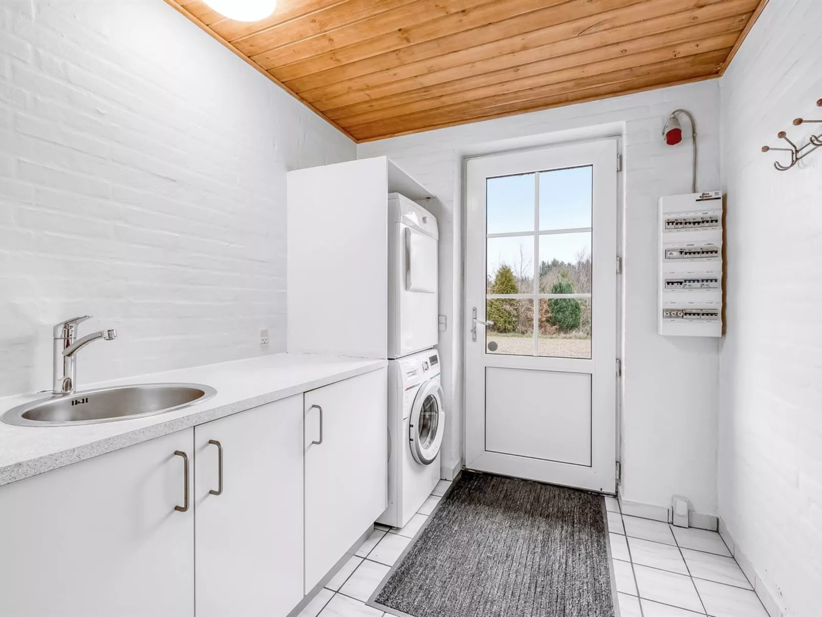 "Aagot" - 1.7km from the sea-Inside