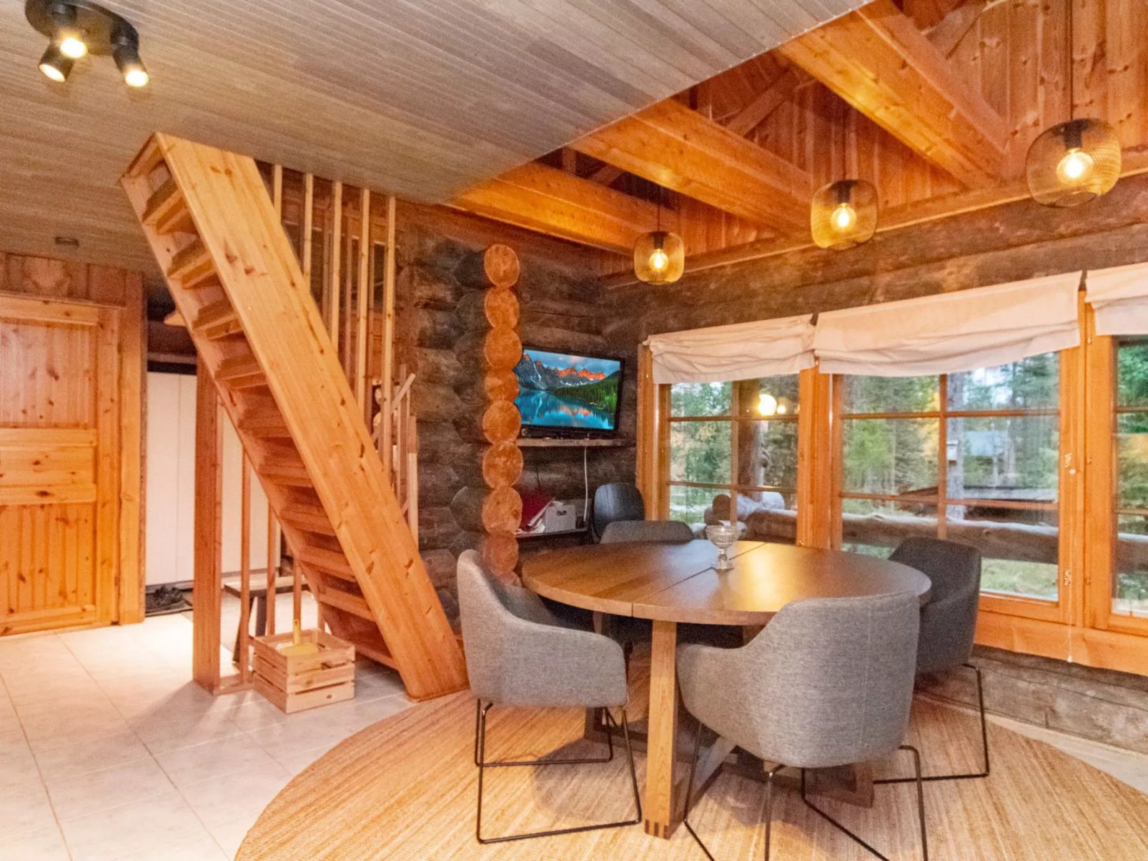 Joikupirtti b-Dedans