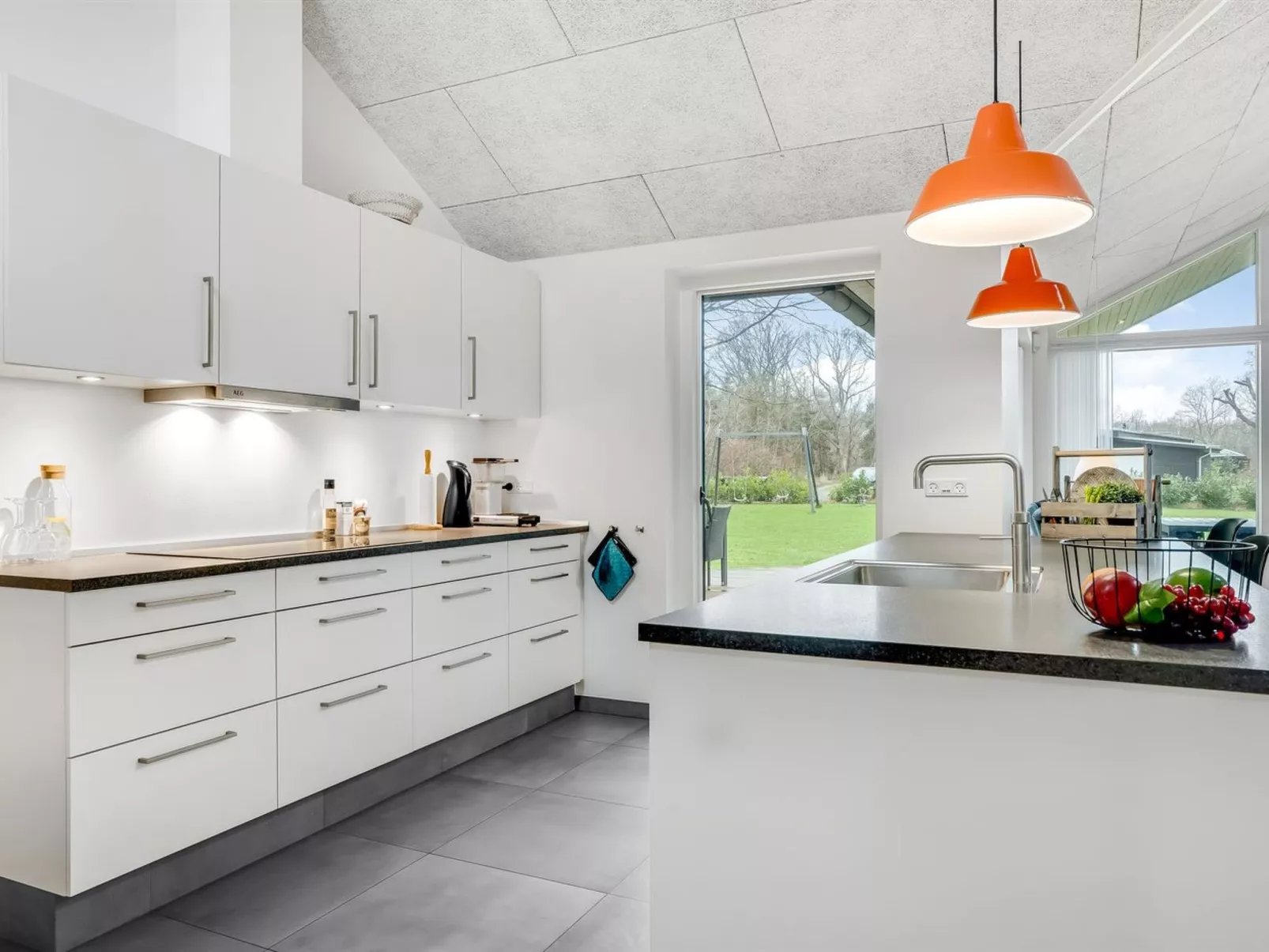 "Erlinda" - 300m from the sea-Dedans