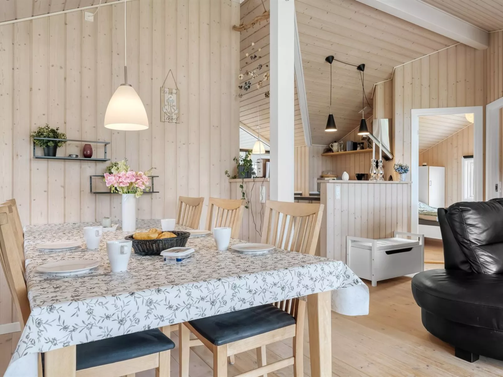 "Antero" - 500m to the fjord-Inside