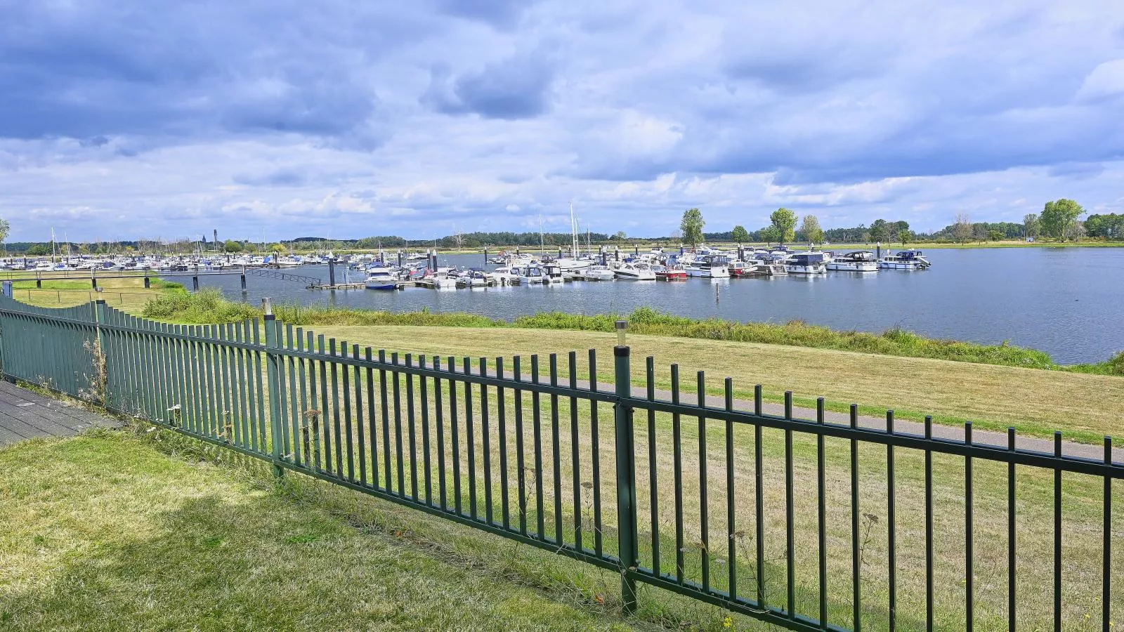 Maaszicht-Vue d'été