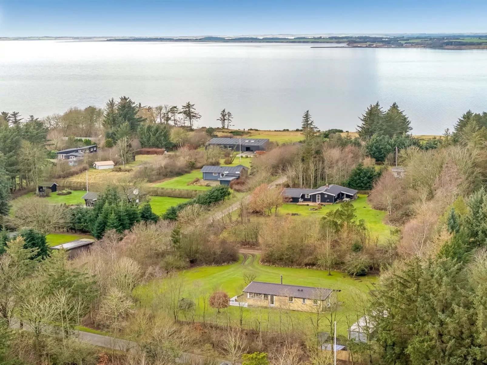 "Marika" - 400m to the fjord-Outside