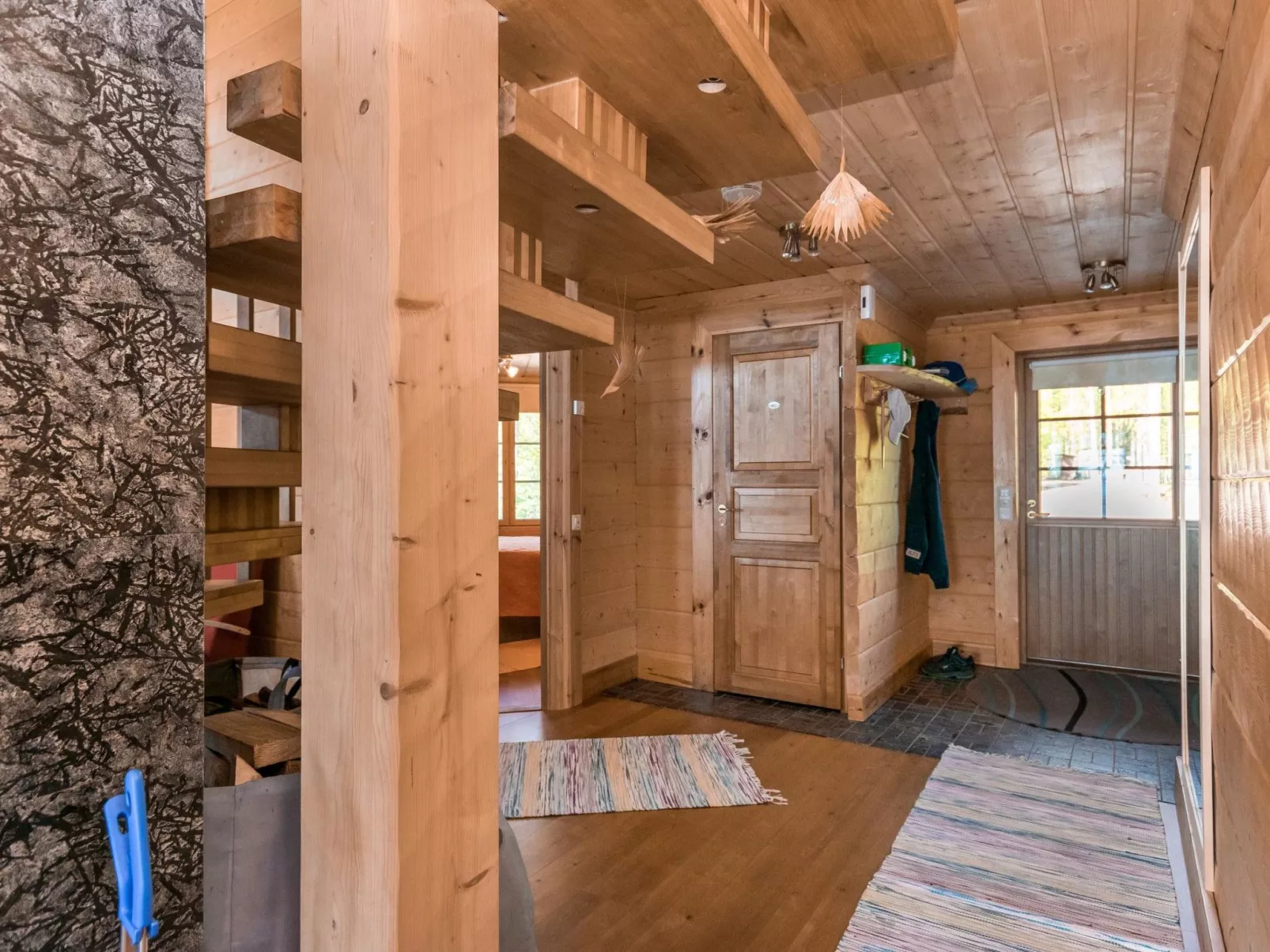 Villa pyöriäinen-Dedans