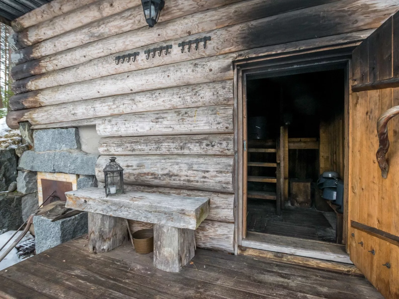 Juurakkopirtti-Drinnen