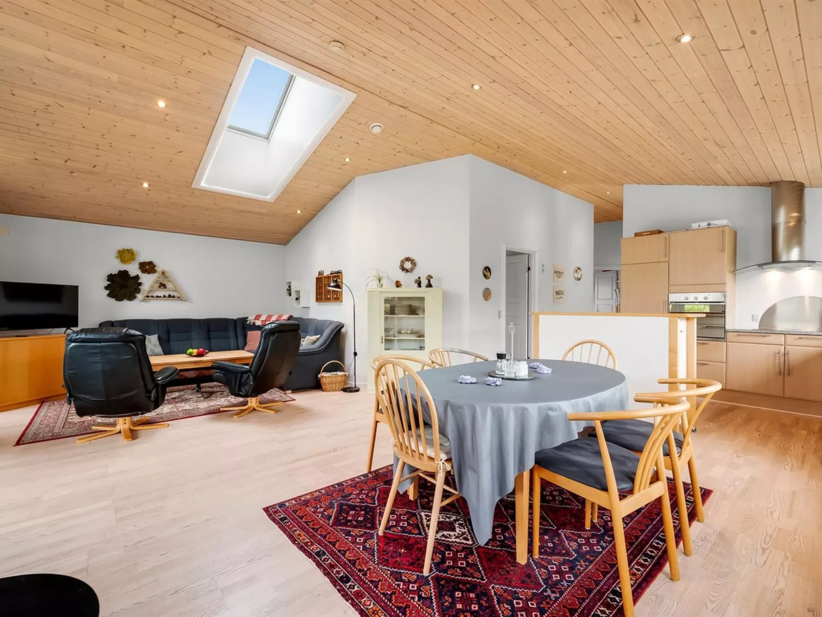 "Gertrud" - 950m to the fjord-Drinnen