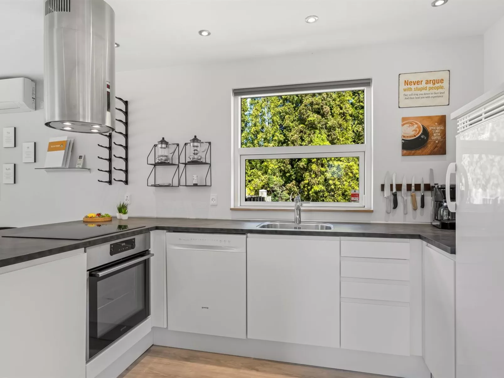 "Agneta" - 1km from the sea-Drinnen