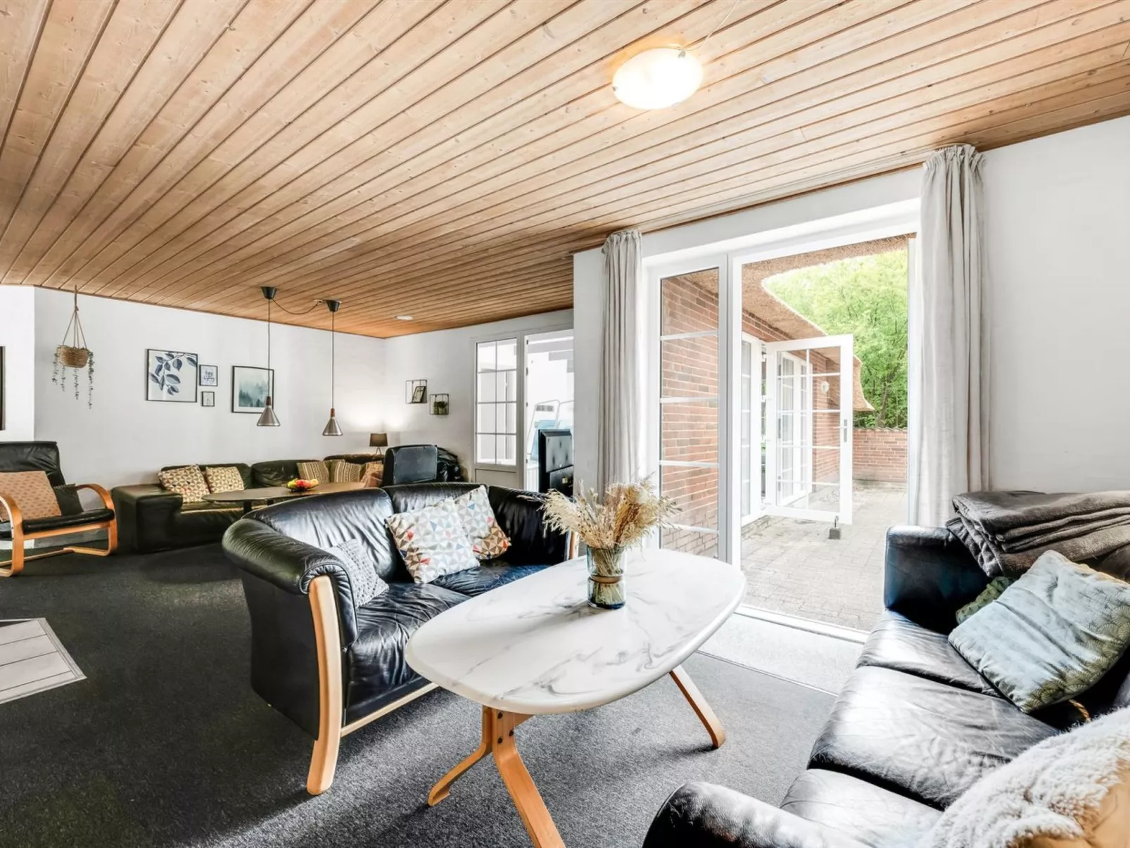 "Ulf" - 2km from the sea-Drinnen