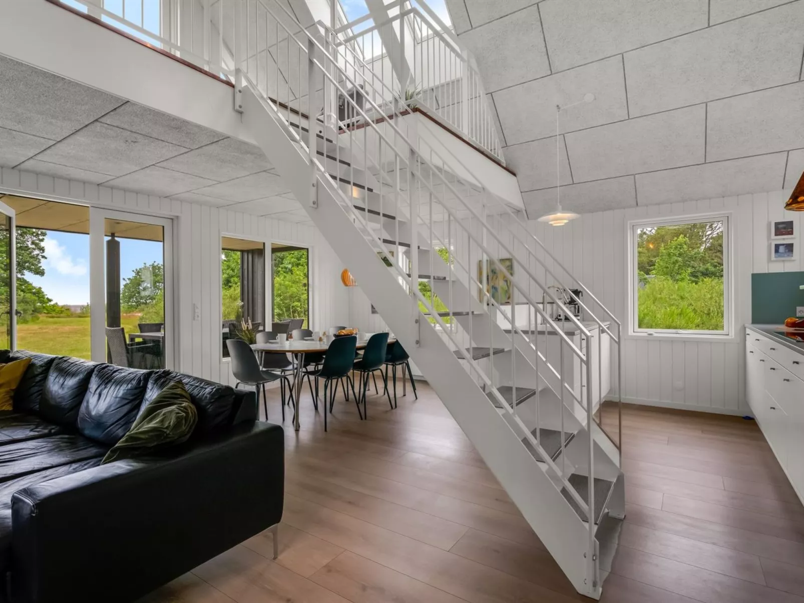 "Gadde" - 100m to the fjord-Inside