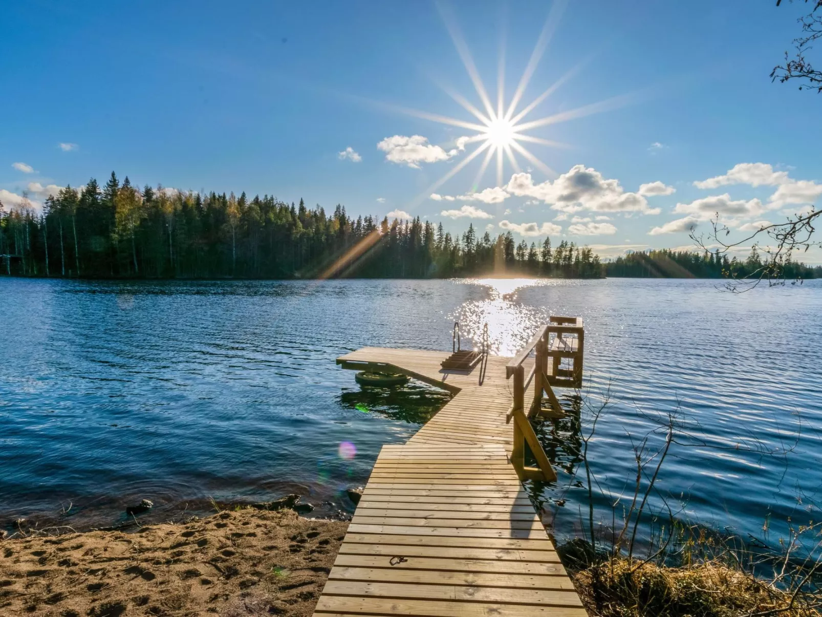 Järven idylli-Inside
