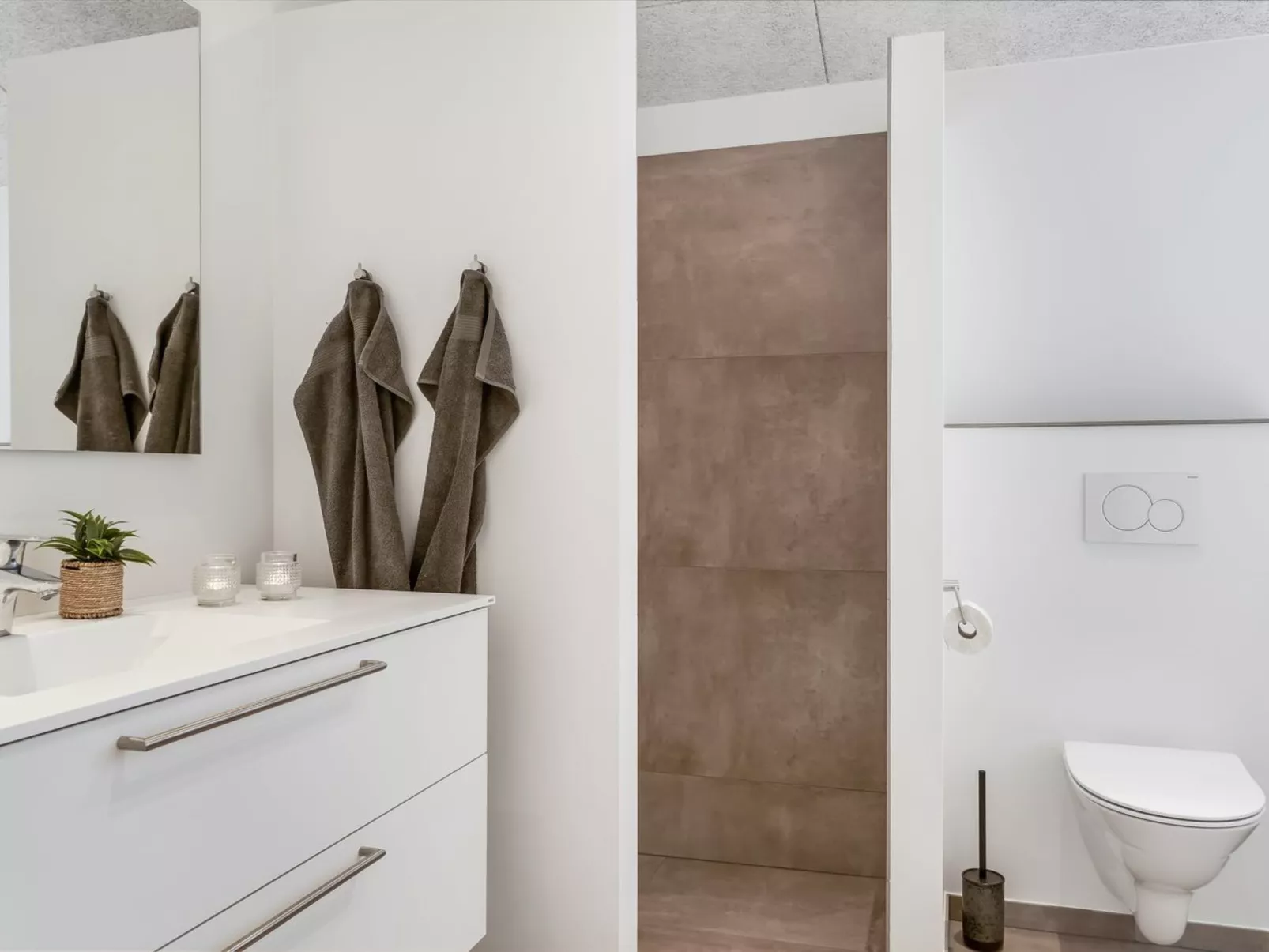 "Zoya" -  from the sea-Dedans