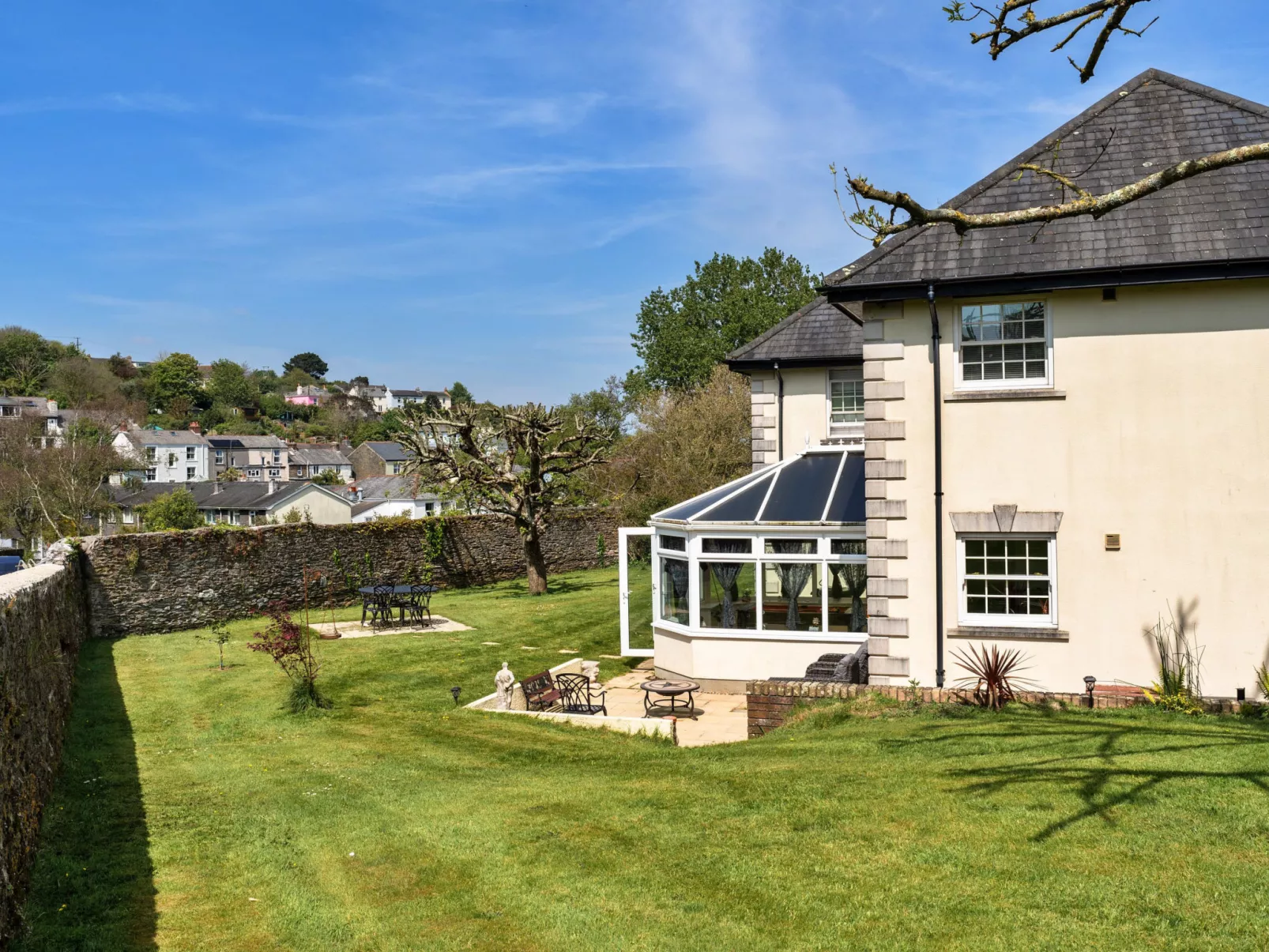 Nicely Tucked Away Cottage-Outside