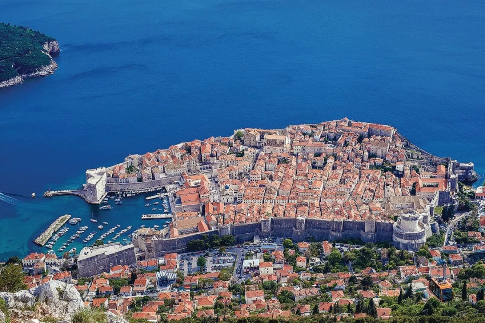 Three Bedroom Apartment with Pool-Aussicht