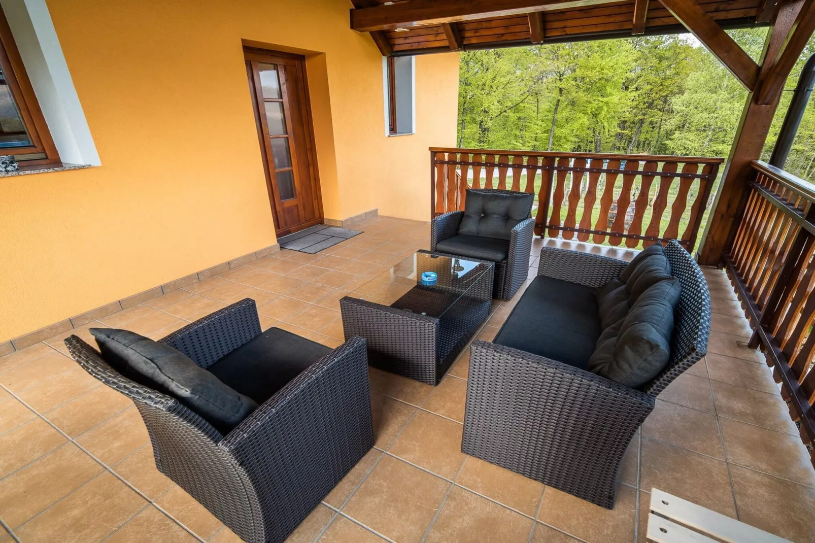 Golden Horizon Holiday Home with Terrace and Garden - One Bedroom Holiday Home with Terrace and Garden-Terrasse / balcon
