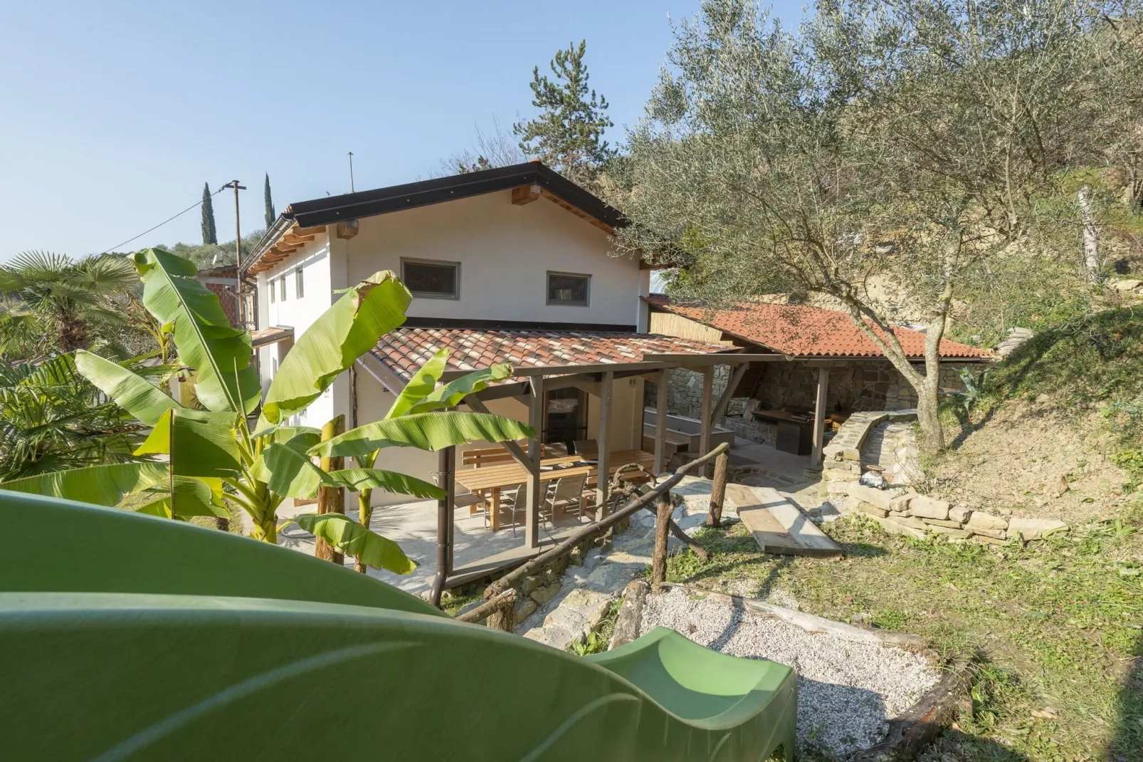 Family-Friendly Serene Retreat Holiday Home - Four Bedroom Holiday Home  with Terrace-Extérieur