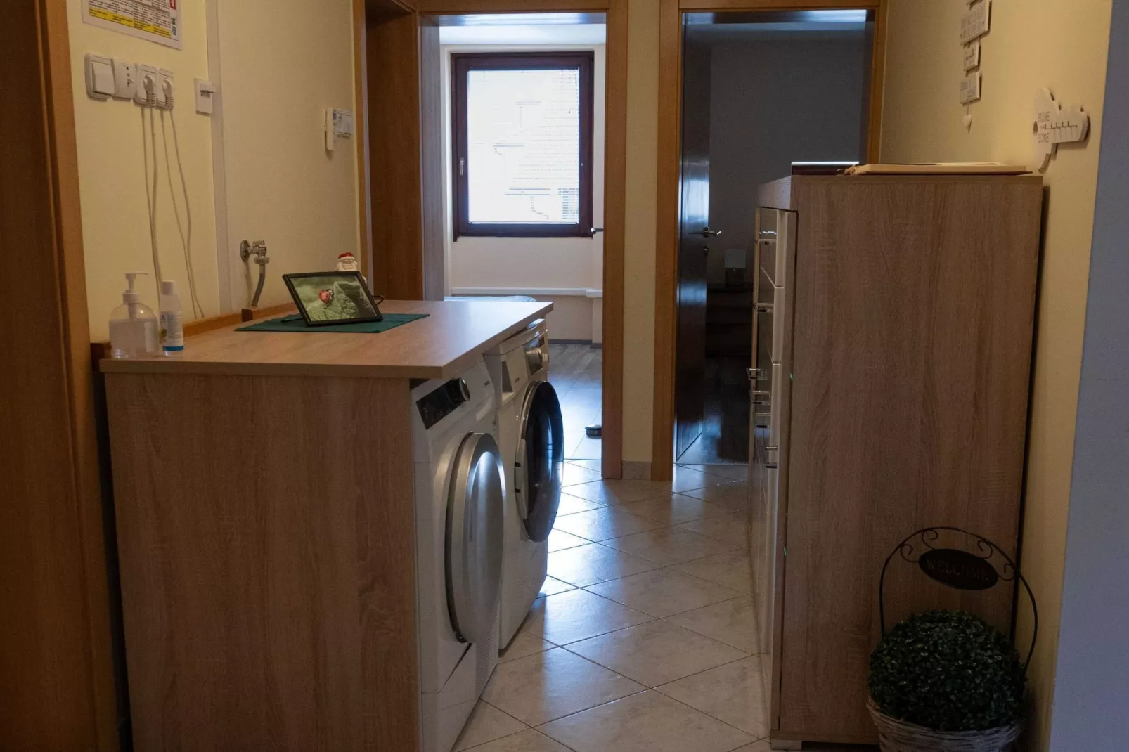 Luce Hilltop Cozy Apartment - Two Bedroom Apartment-Innenbereich