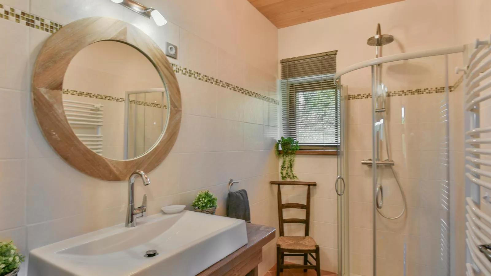 La Roque Haute-Bathroom