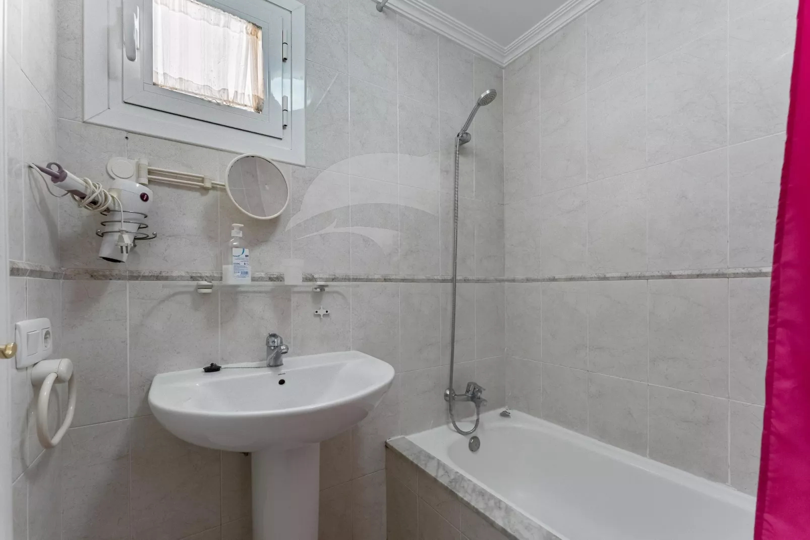 Delfin 14 Vista Jardin 2d-Badezimmer