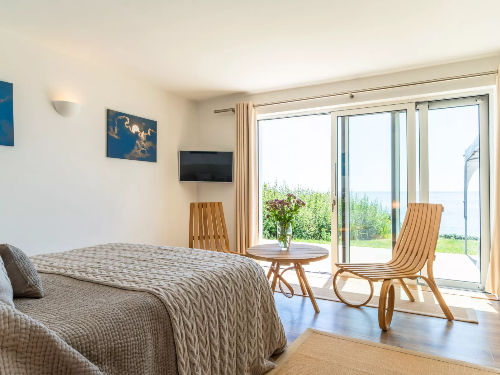 Avalon Sea Views-Dedans