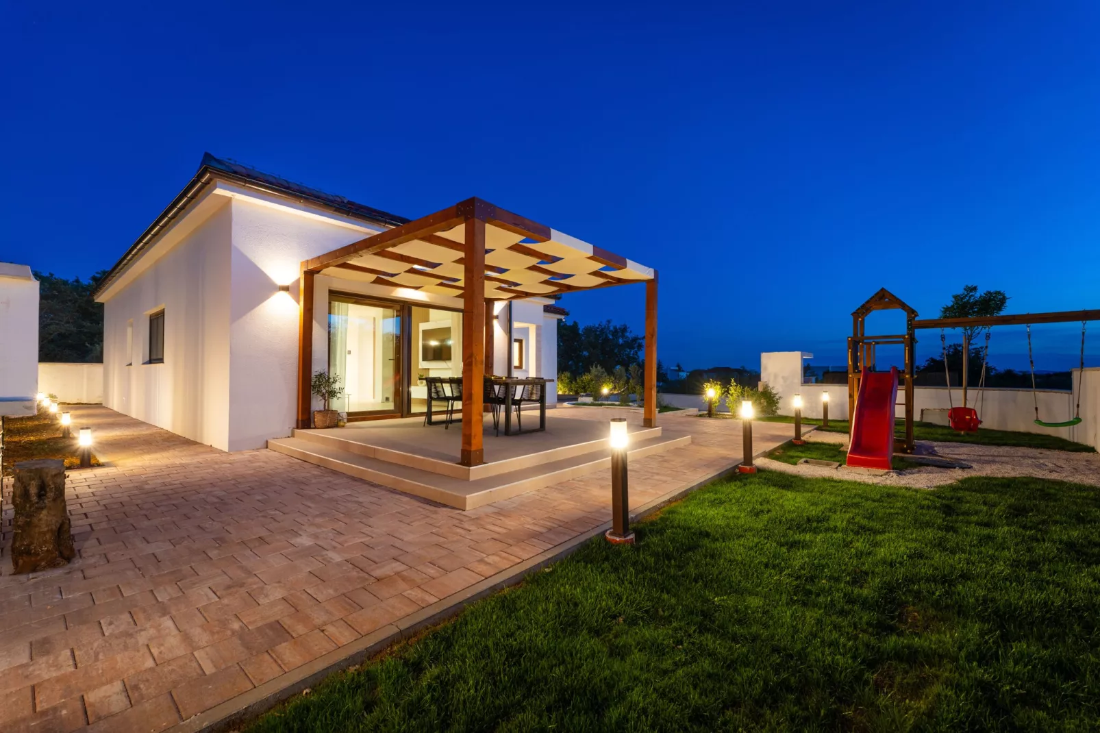 Luxury Villa T&T-Garten Sommer