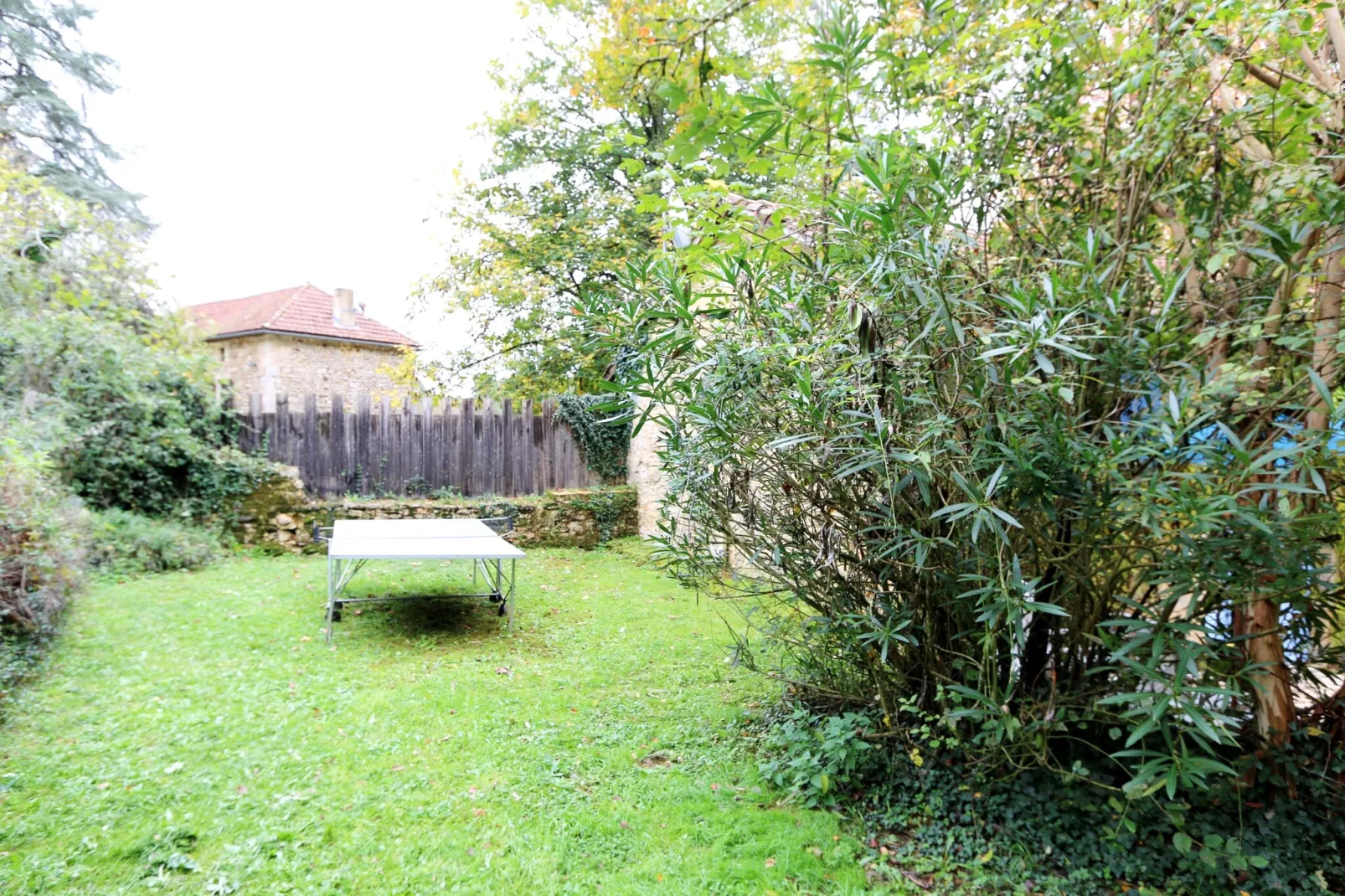 Gite Traban Bas-Gardens in summer