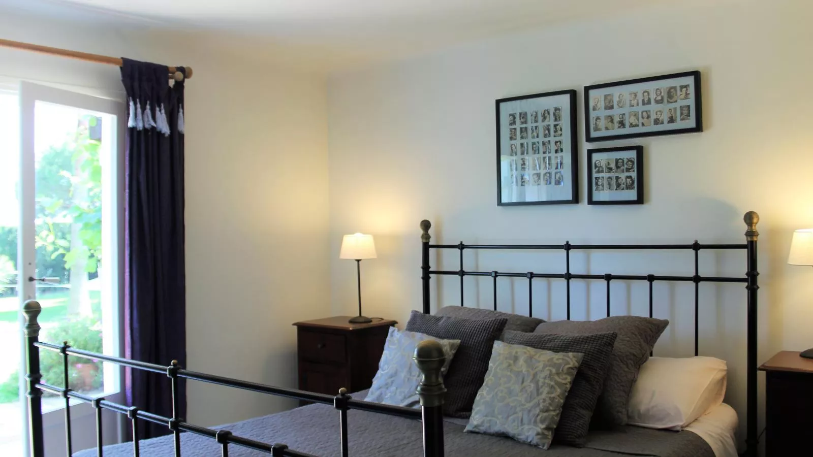 Les Palmiers-Bedroom