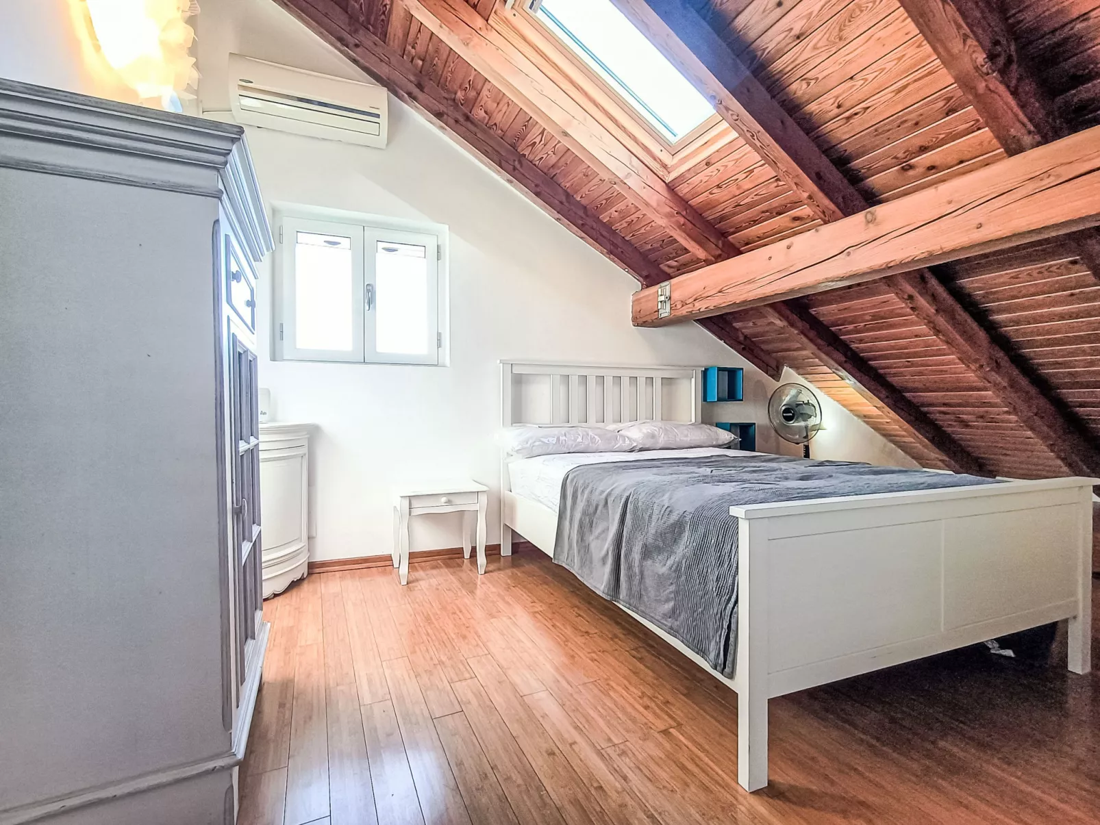 Terrazza con glicine-Drinnen