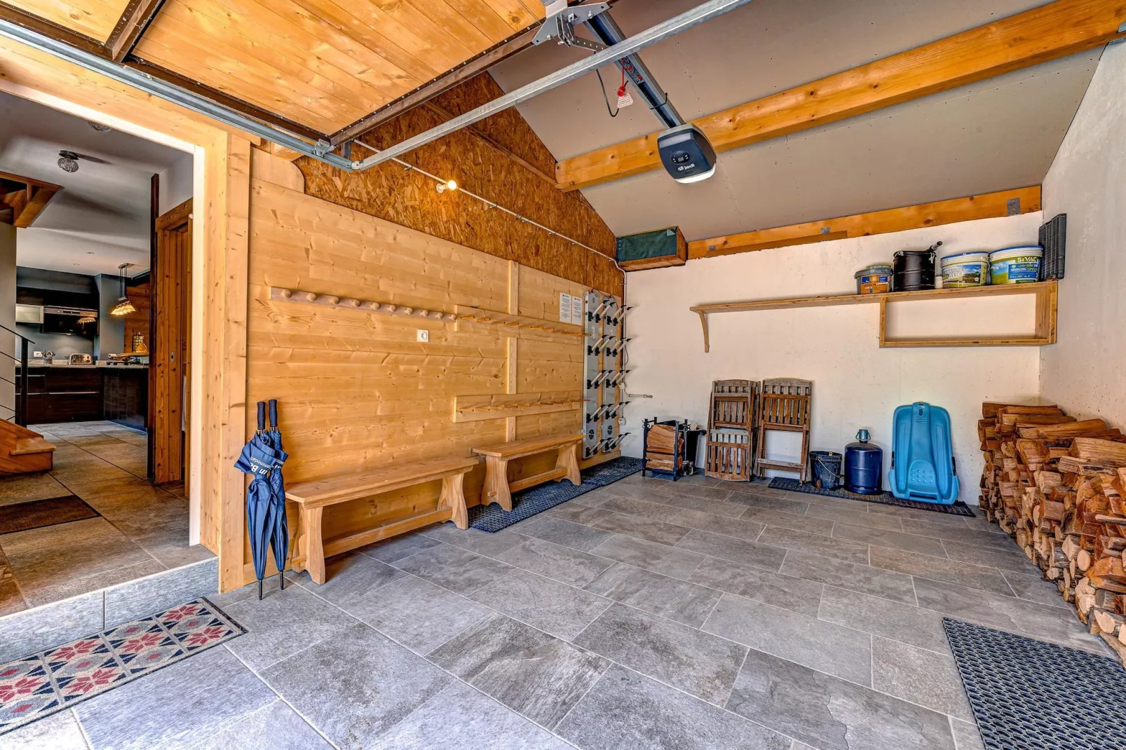 Planards 2-Ausstattung