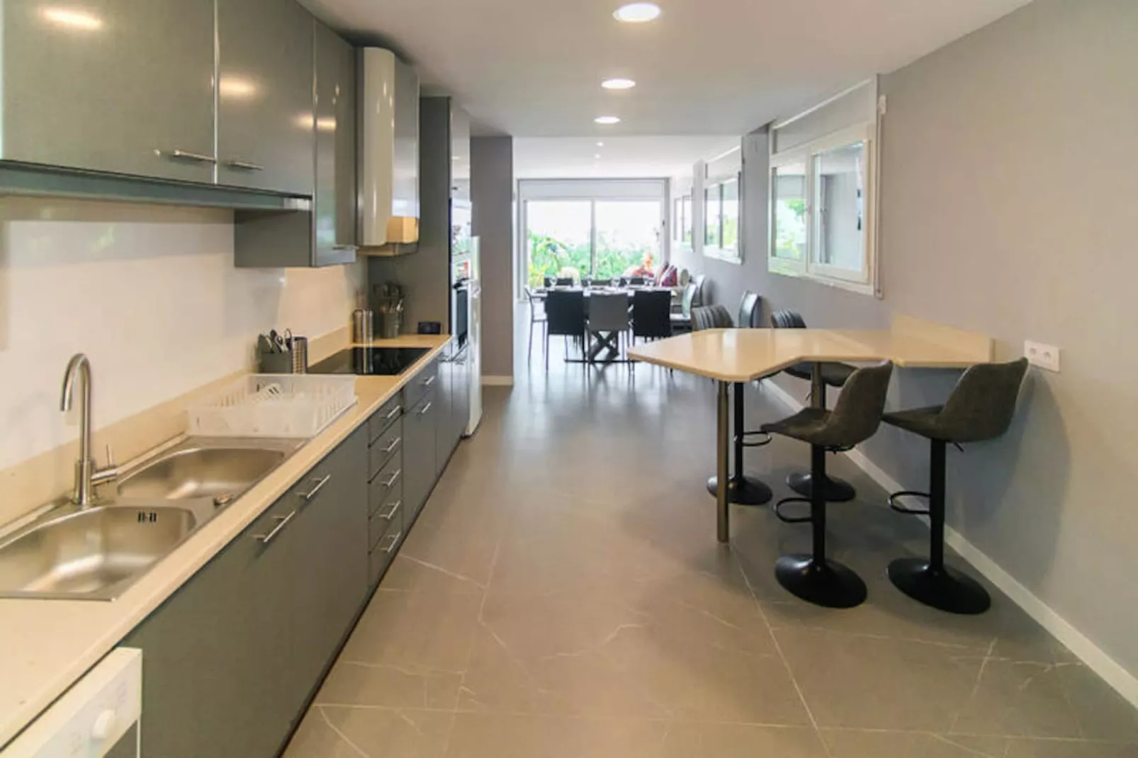 Maison à Roses-Untagged