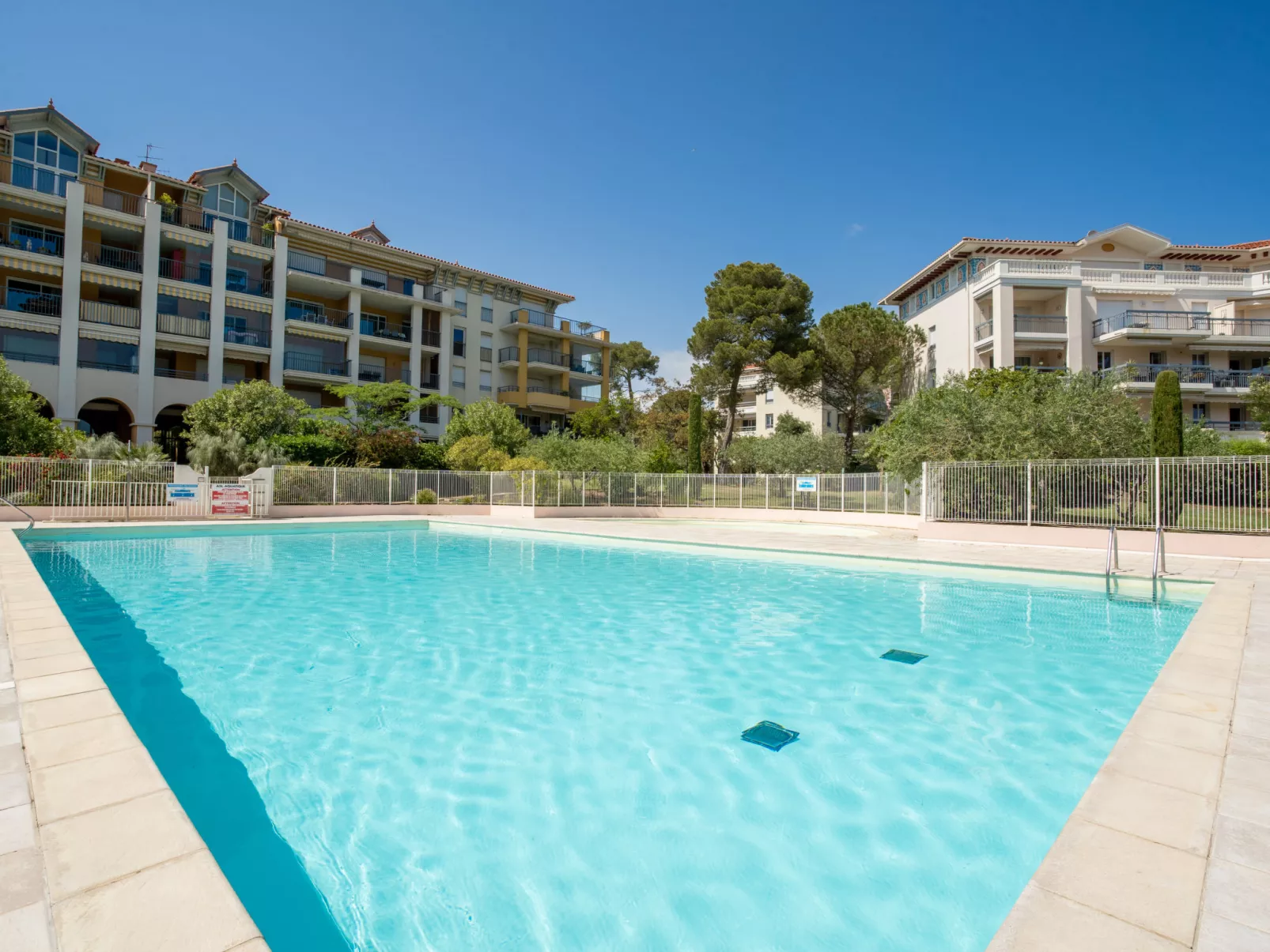 Le Grand Parc-Outside