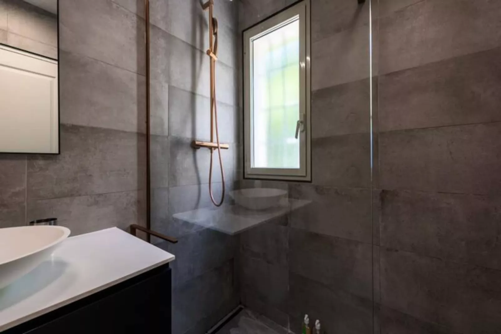 Résidence 2p Rez-de-jardin Avec Piscine – Calme, Parking Privé-Untagged