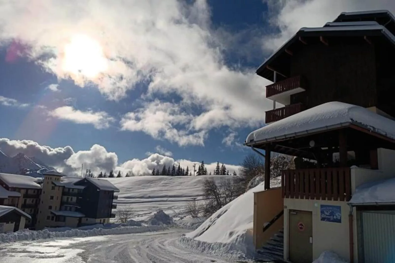 Slow Chalet Montblanc Soleil Sur Les Pistes Ascenseur Balcon, Vue, Parking-Untagged